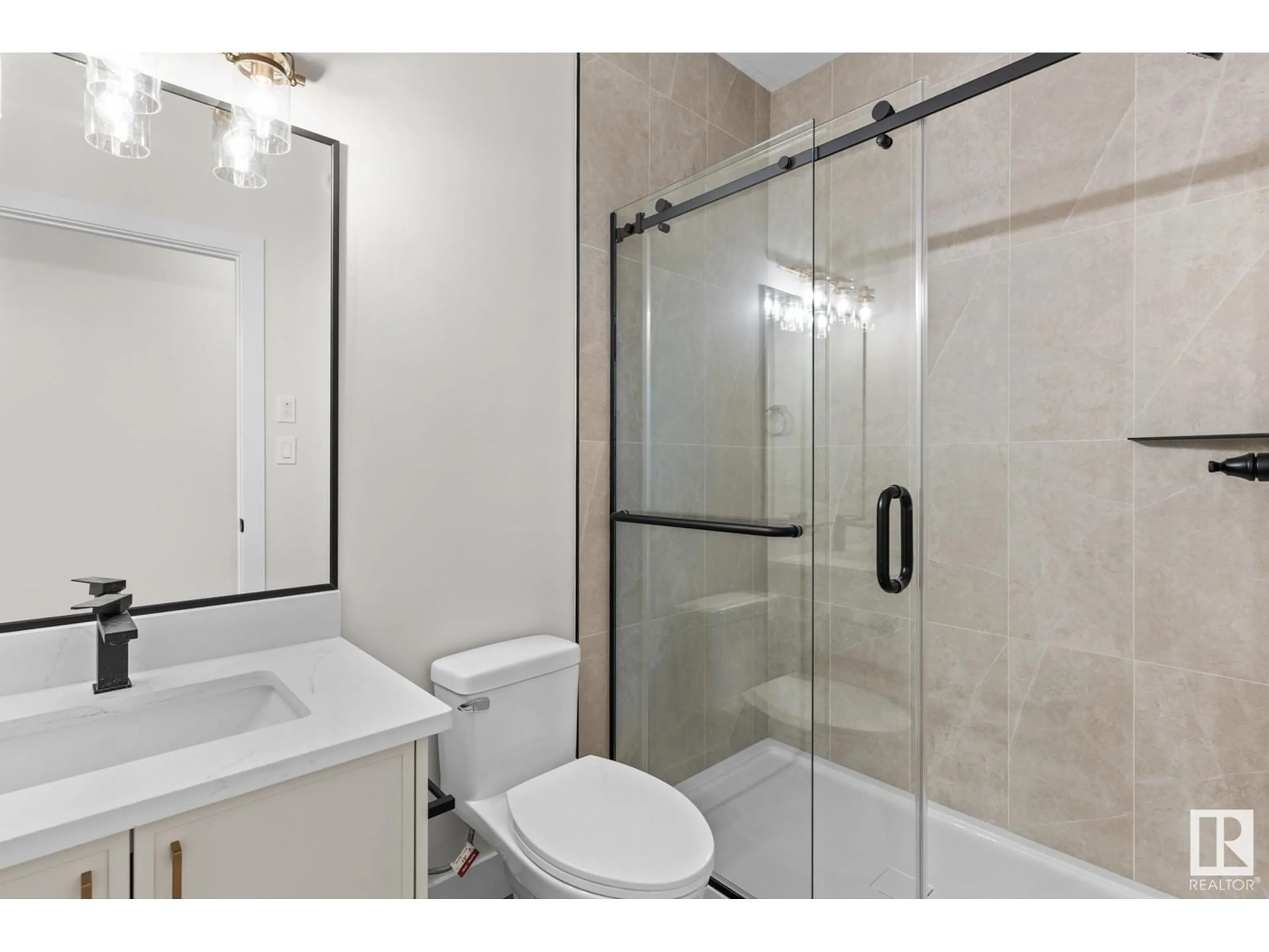 Standard bathroom, ceramic/tile floor for 39 AVONLEA WY, Spruce Grove Alberta T7X0Y3