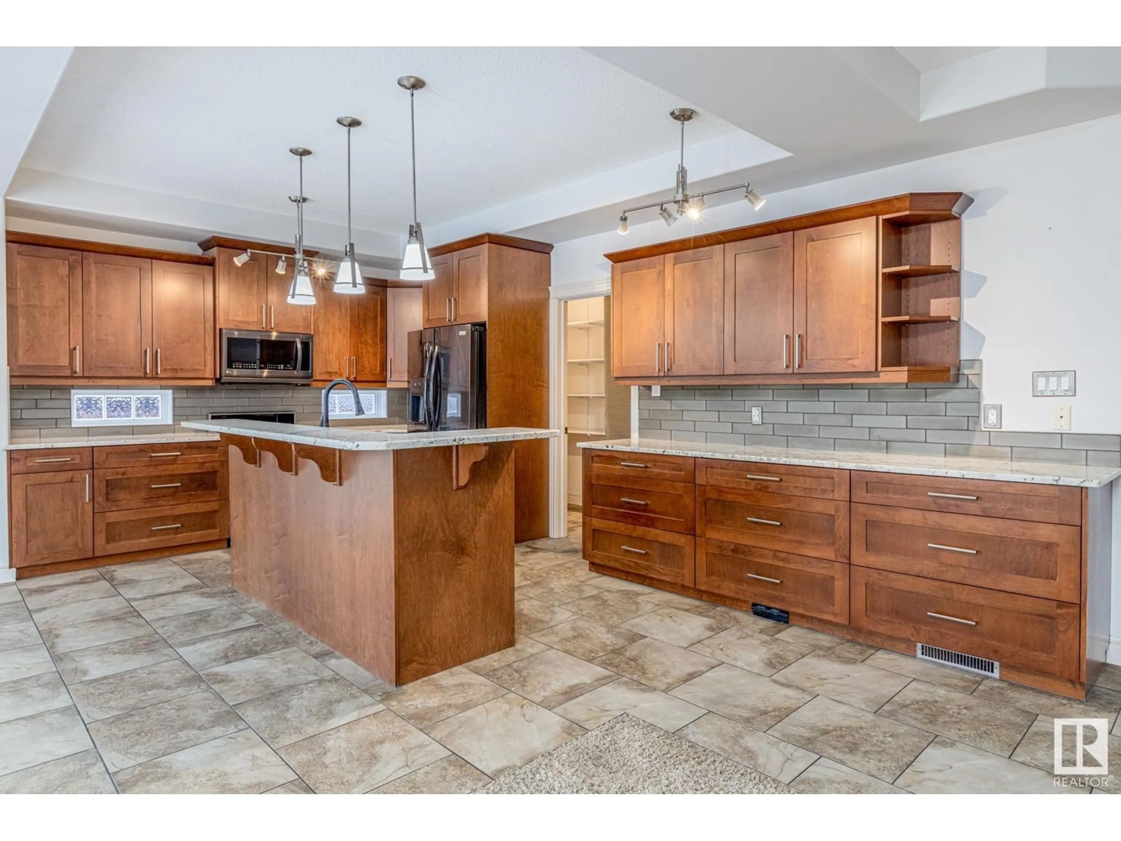 Open concept kitchen, ceramic/tile floor for 17 NEWTON PL, St. Albert Alberta T8N3V8