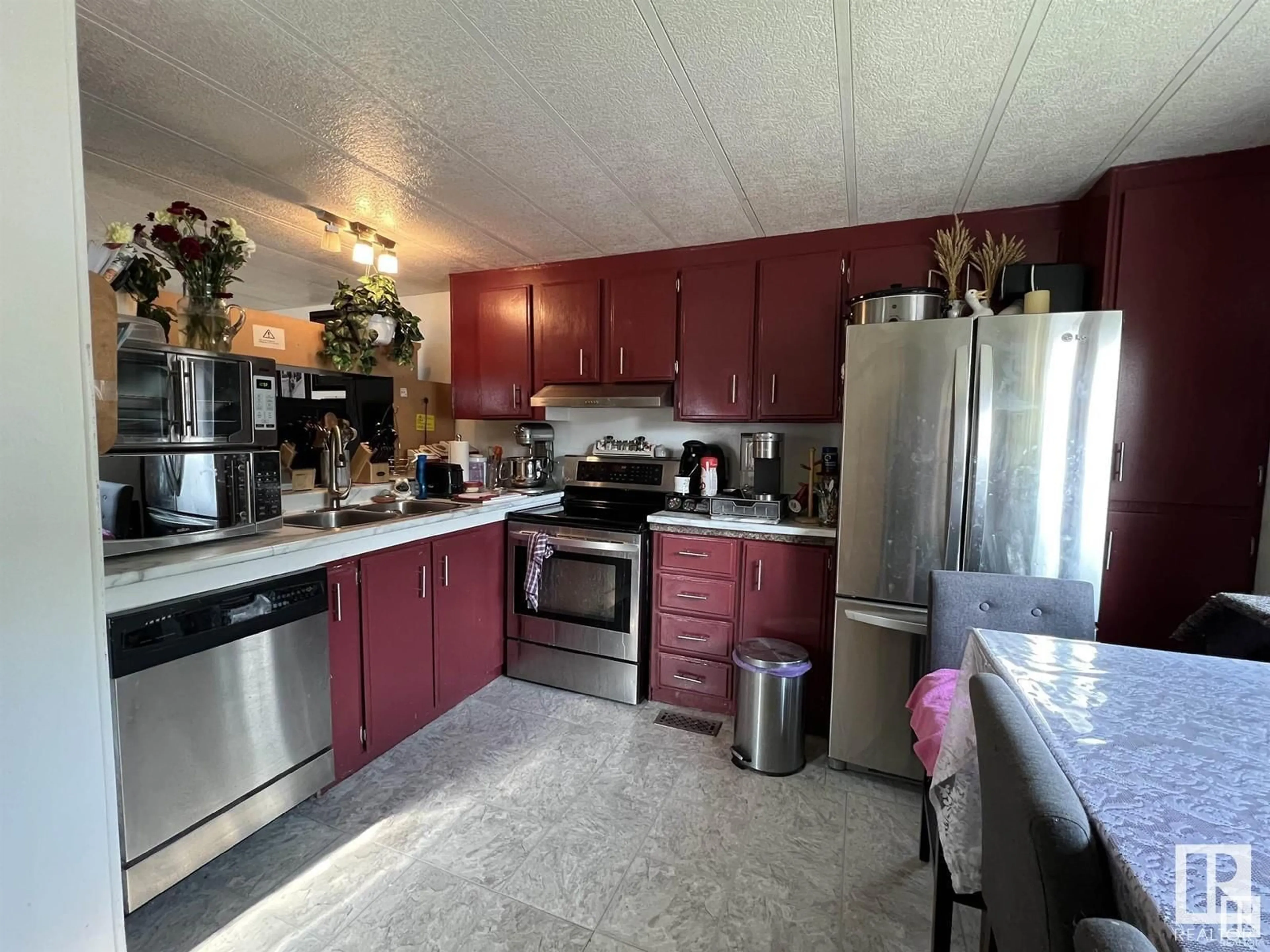 Standard kitchen, unknown for 28 Wood Garden Estate, Vegreville Alberta T9C1E9