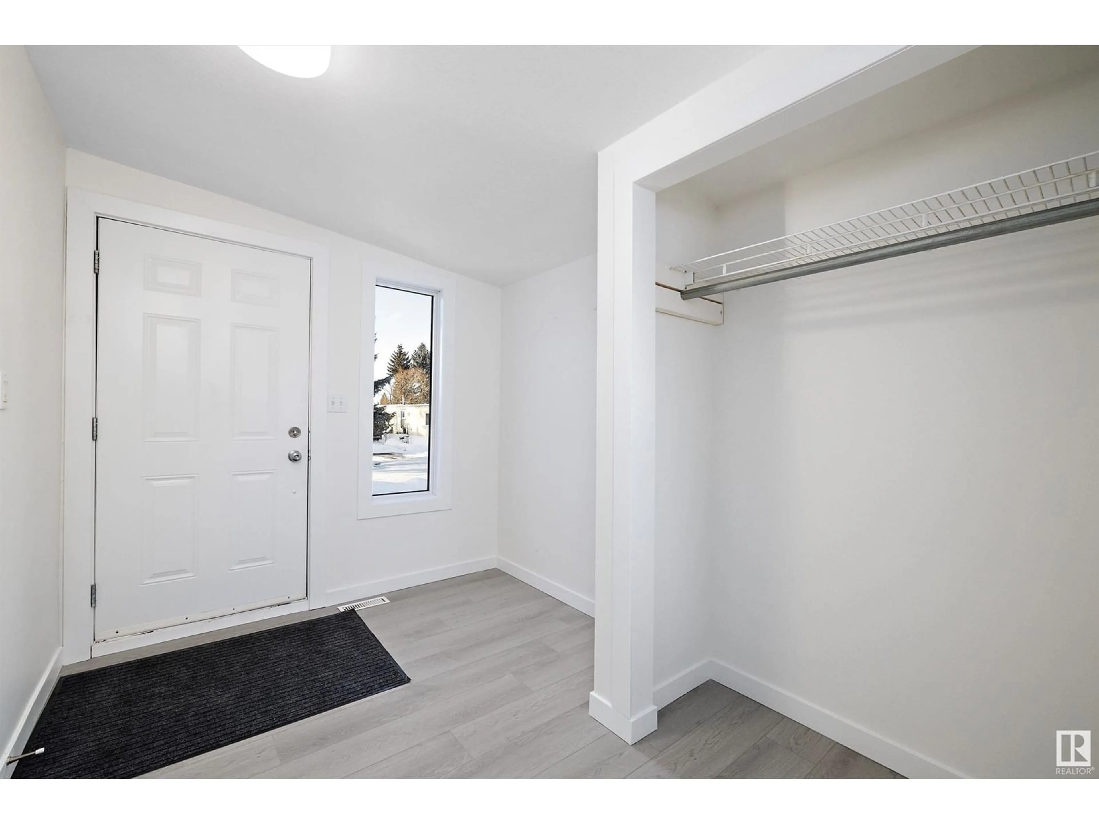 Indoor entryway for 36 RIM RD NW, Edmonton Alberta T6P1C2