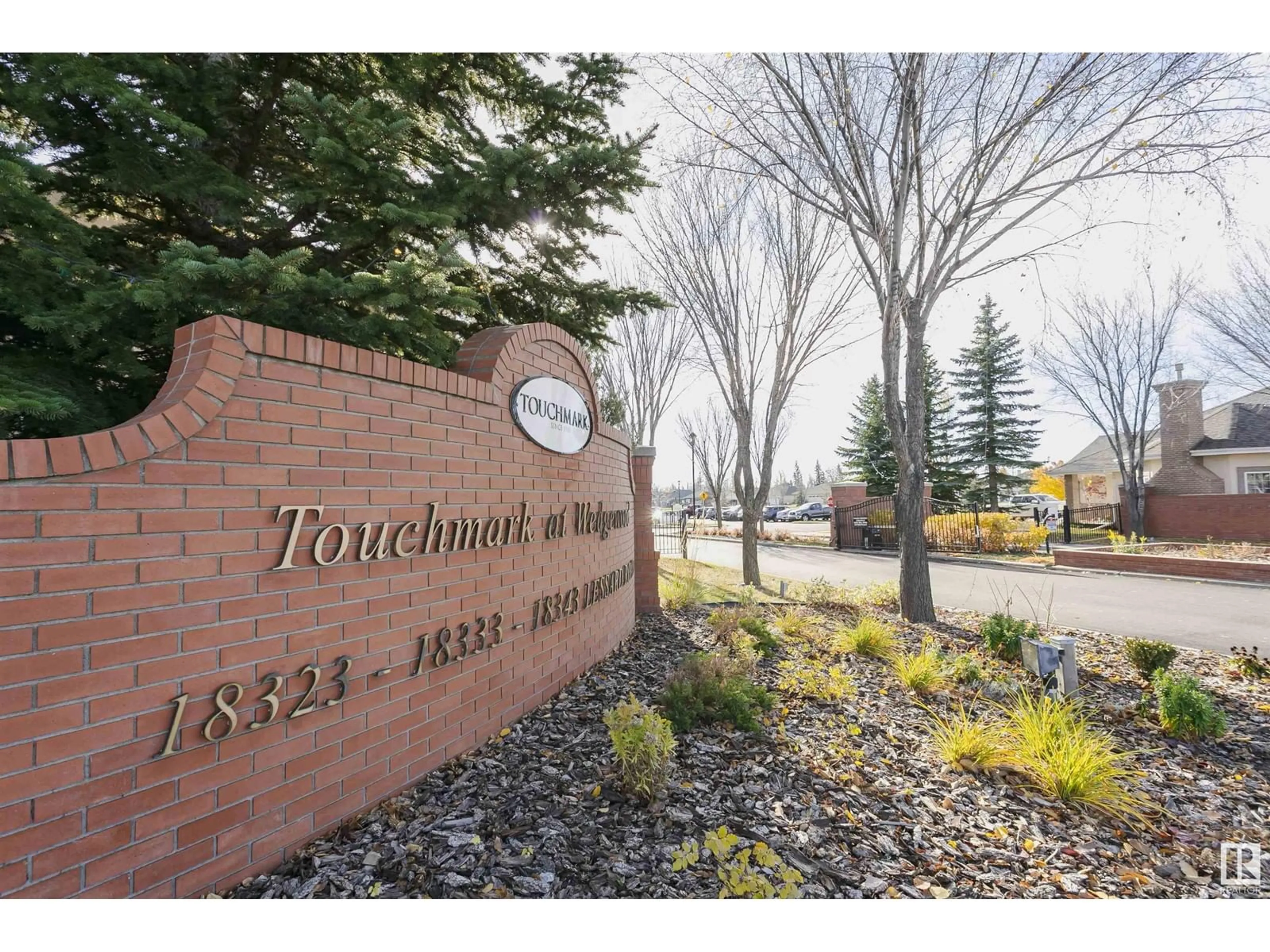 Indoor foyer for #42 18343 Lessard RD NW NW, Edmonton Alberta T6M0A2