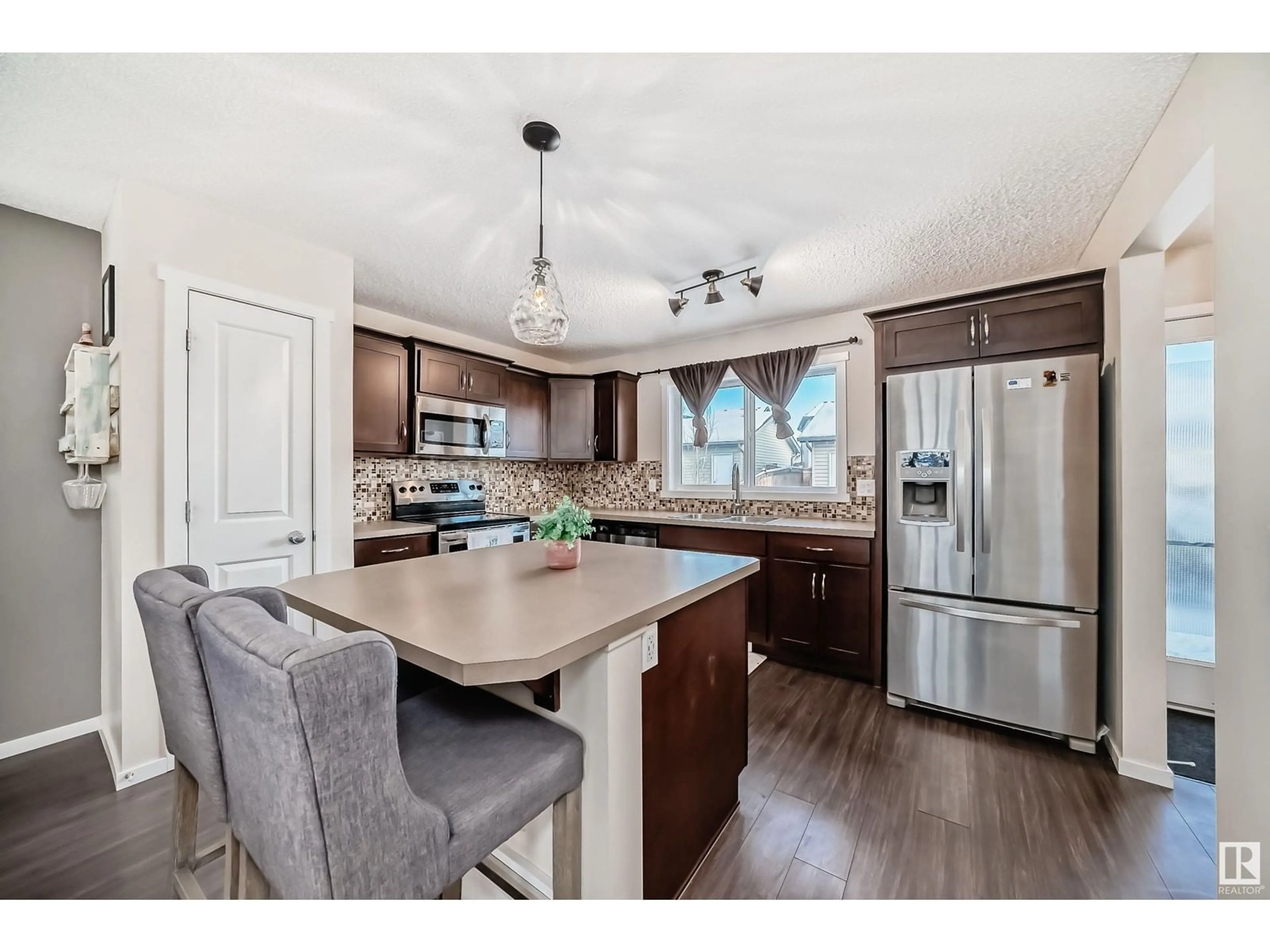 Open concept kitchen, unknown for 2900 MAPLE WY NW, Edmonton Alberta T6T0T4