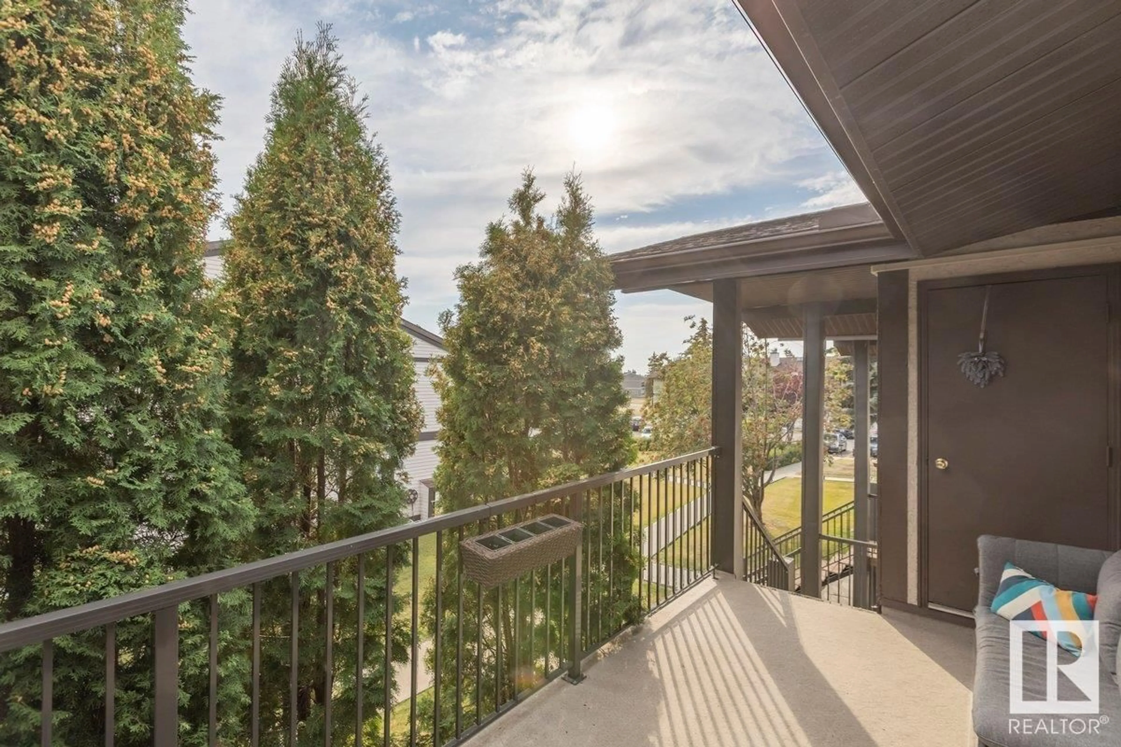 Balcony in the apartment, water/lake/river/ocean view for 2085 SADDLEBACK RD NW, Edmonton Alberta T6J4T4