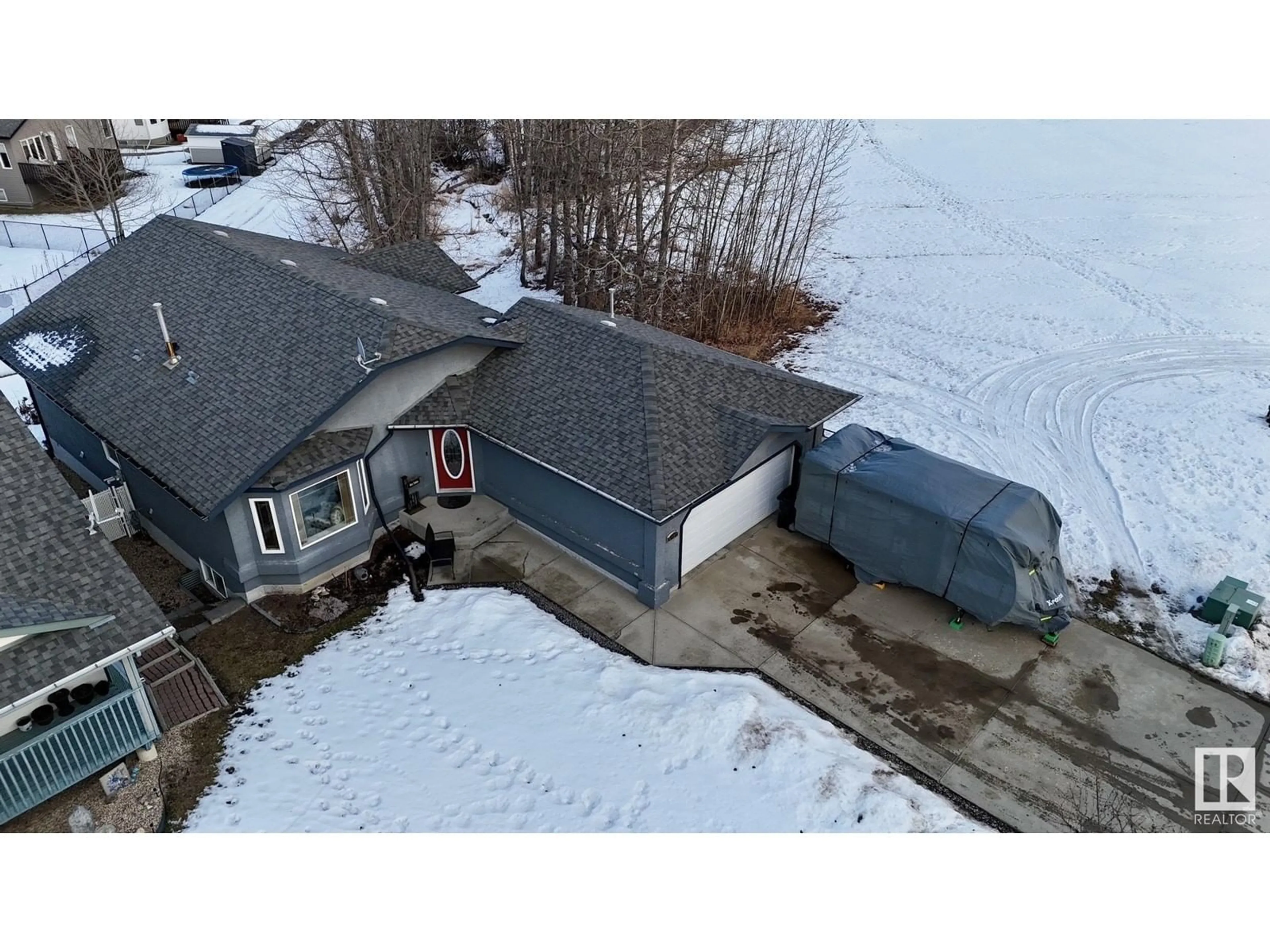 A pic from outside/outdoor area/front of a property/back of a property/a pic from drone, building for 4333 Beckett Rd, Drayton Valley Alberta T7A1T8