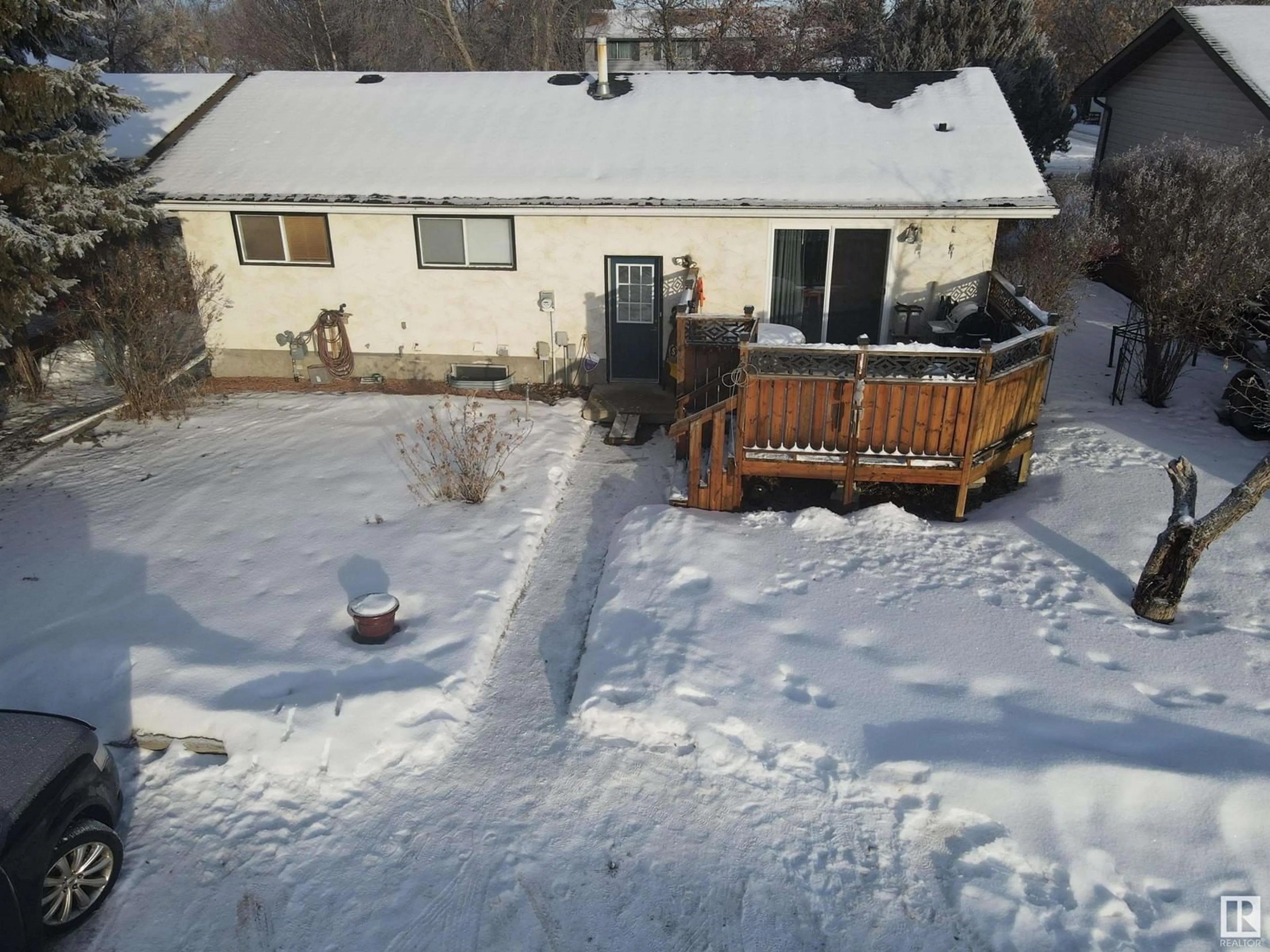 A pic from outside/outdoor area/front of a property/back of a property/a pic from drone, unknown for 4108 45 AV, Bonnyville Town Alberta T9N1J3