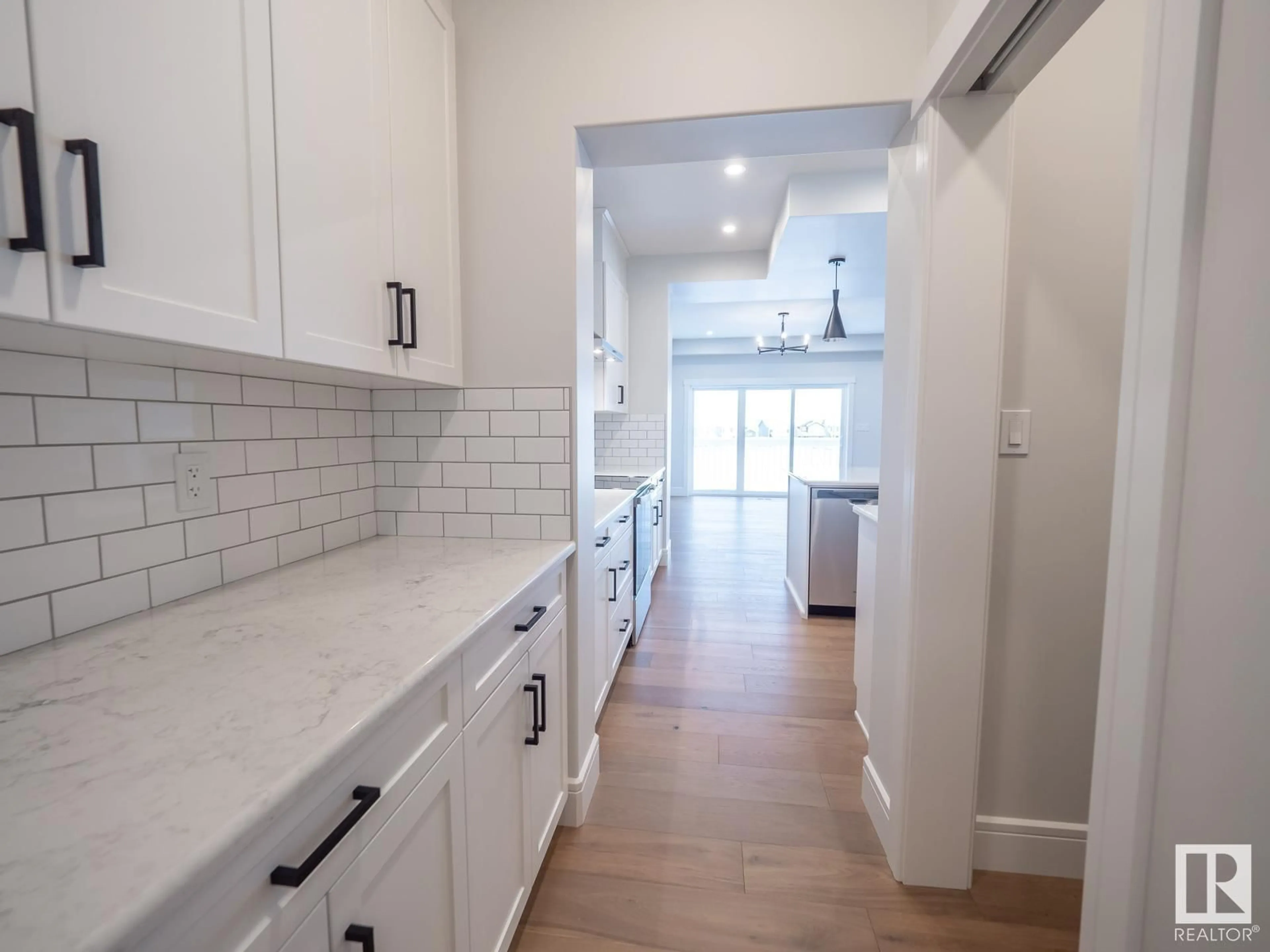 Open concept kitchen, ceramic/tile floor for 17624 72 ST NW, Edmonton Alberta T5Z0W9