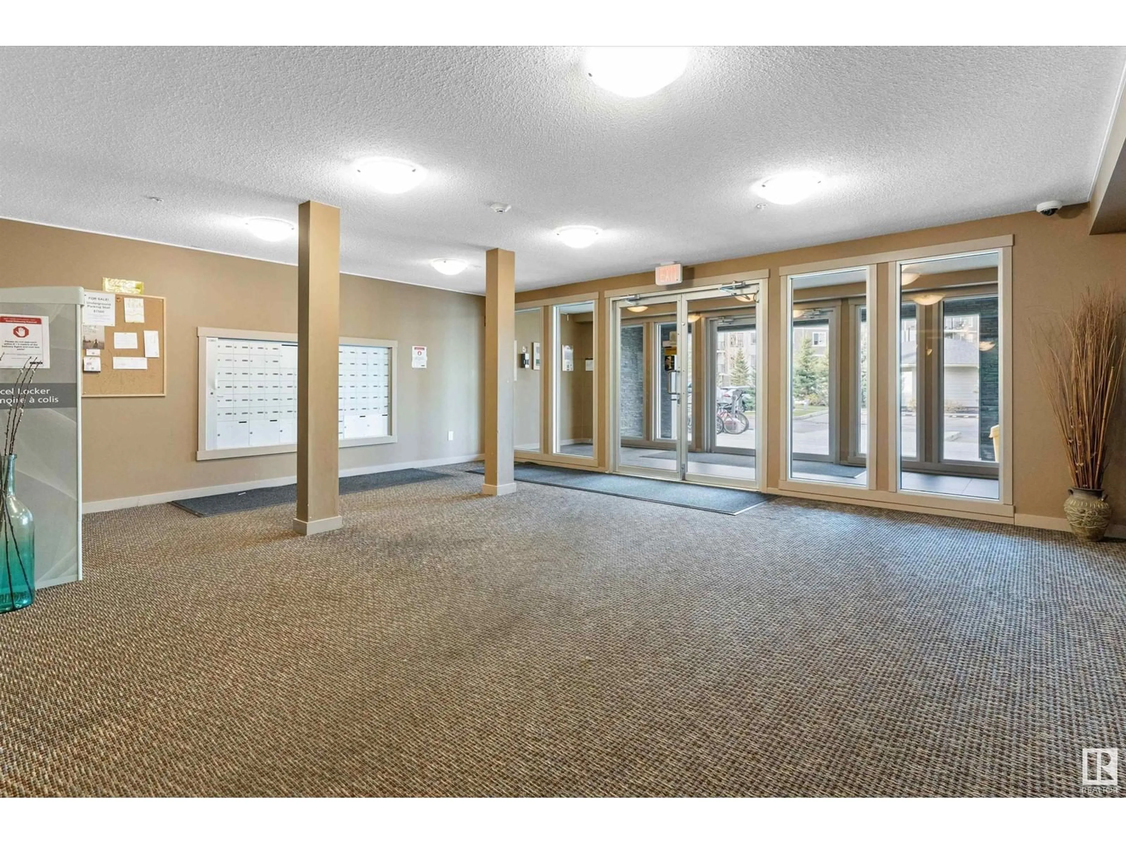 Indoor foyer for #104 18122 77 ST NW, Edmonton Alberta T5Z0N7