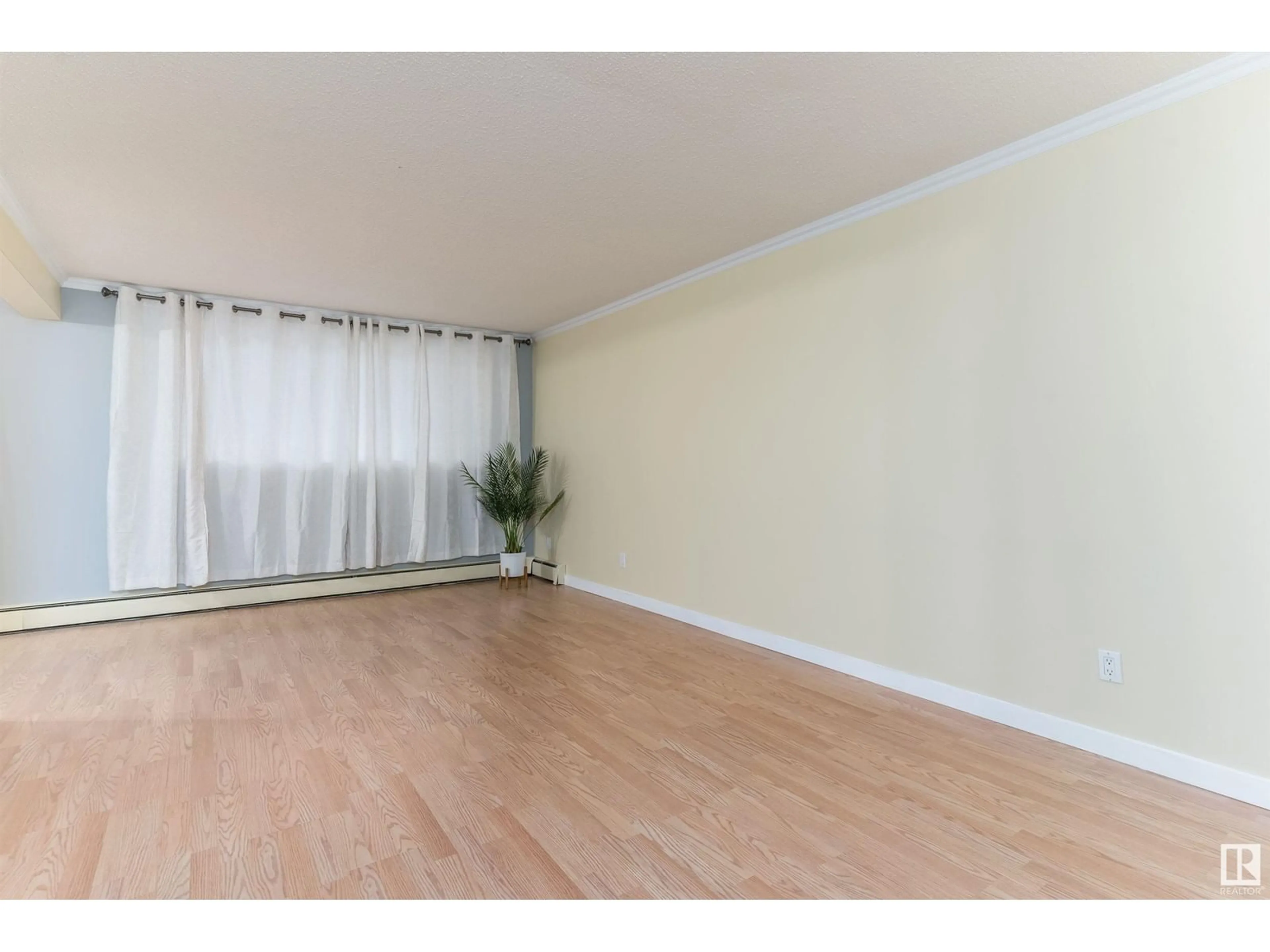 A pic of a room for #102 9925 83 AV NW, Edmonton Alberta T6E2B9