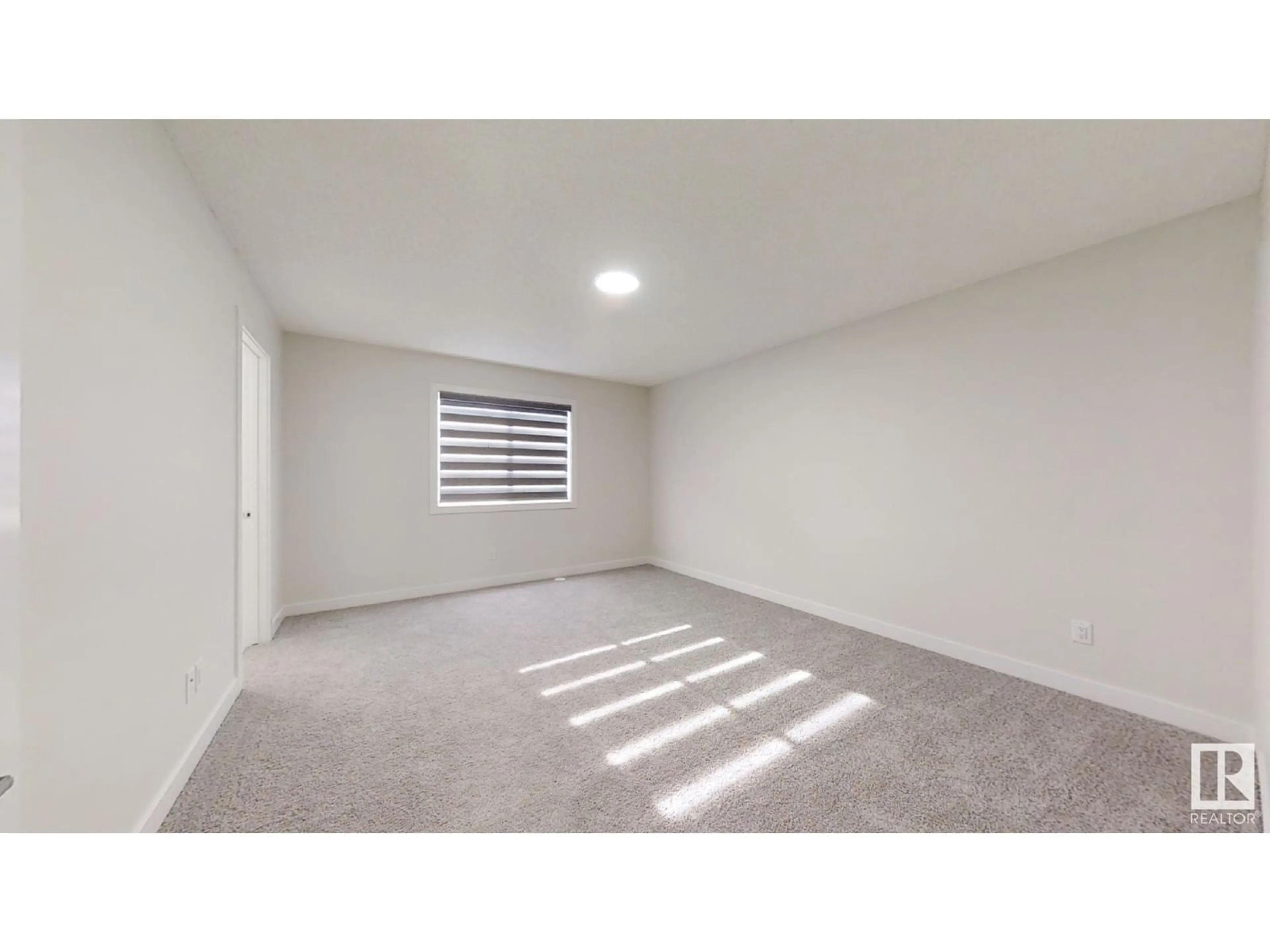 A pic of a room for 1627 12 AV NW, Edmonton Alberta T6T2S5