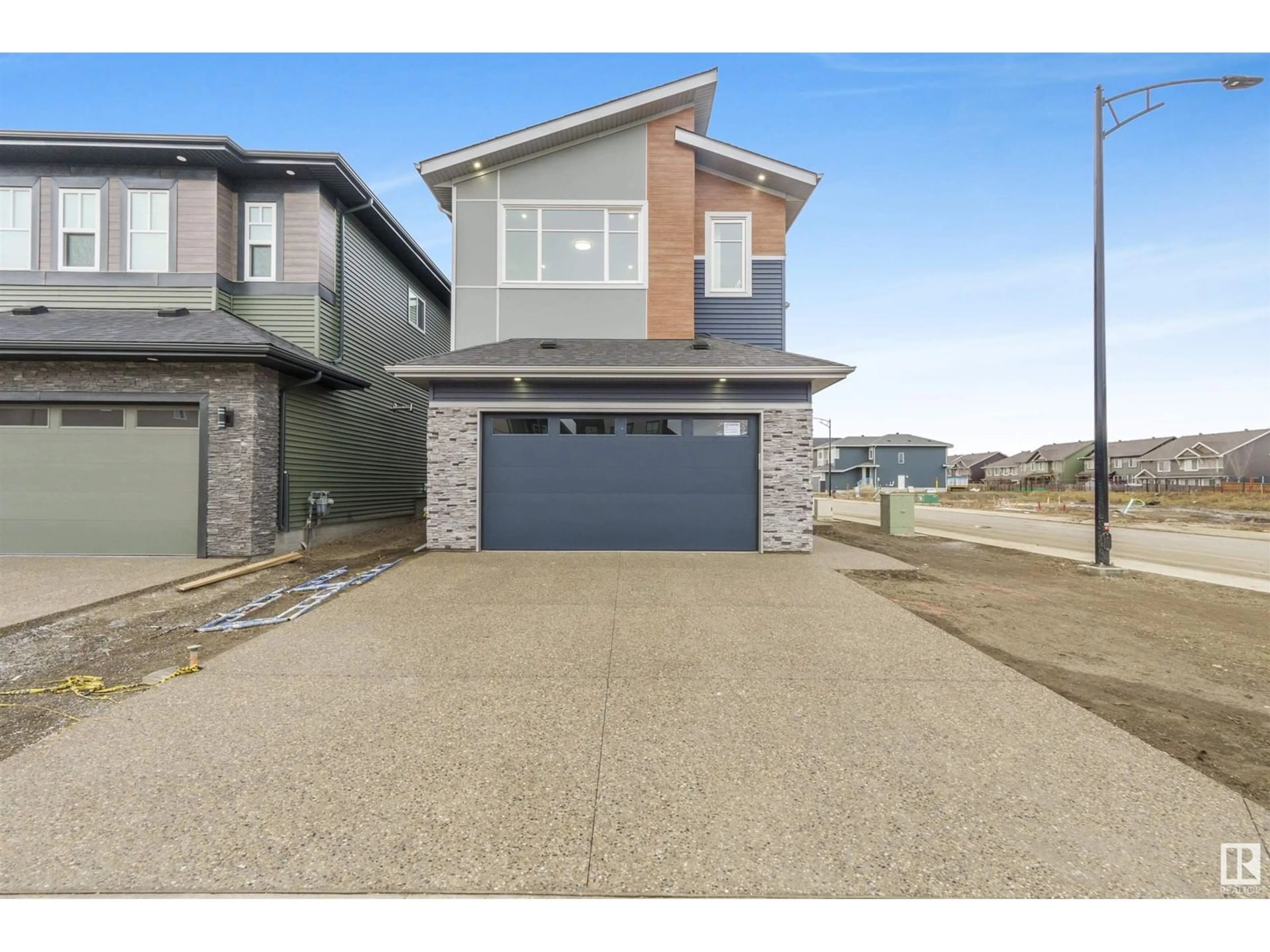 Unknown for 8904 MAYDAY WY SW, Edmonton Alberta T6X3E6