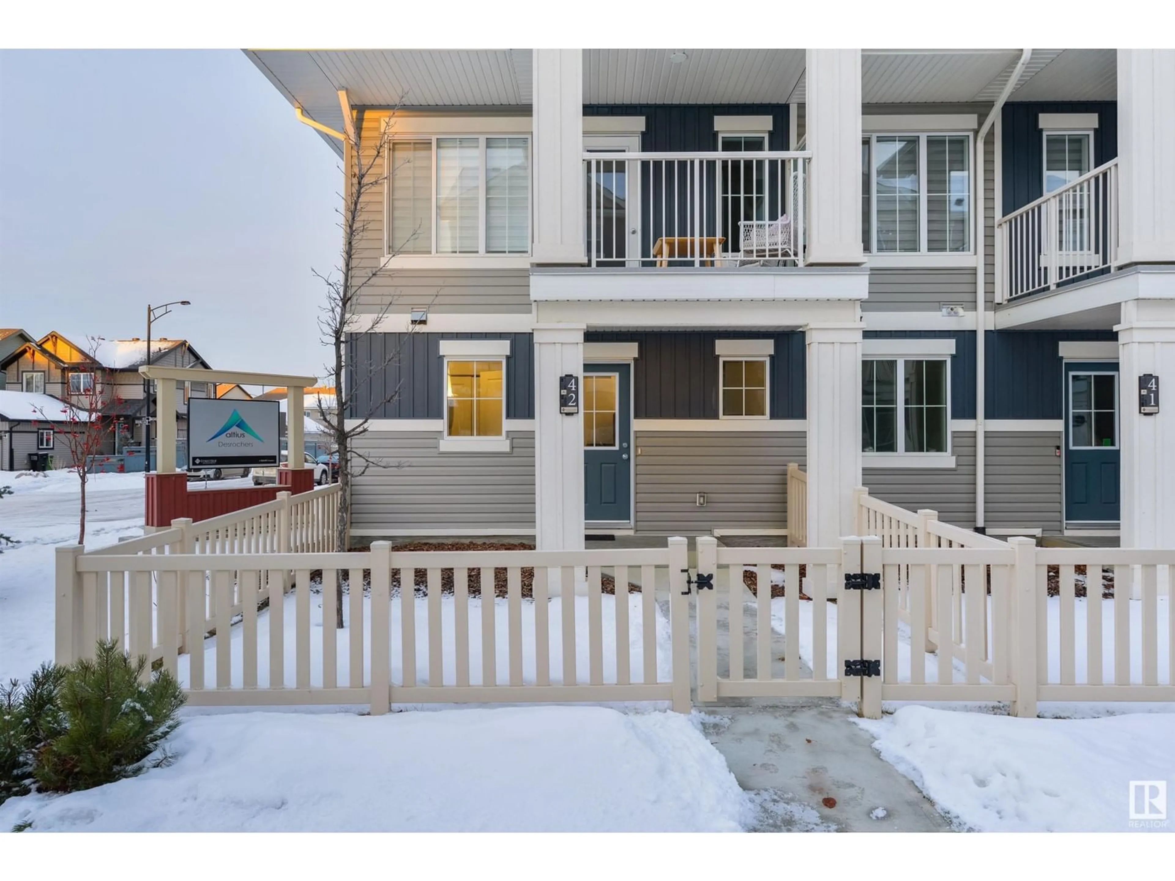 Patio, street for #42 1110 DANIELS LINK SW, Edmonton Alberta T6W4N6