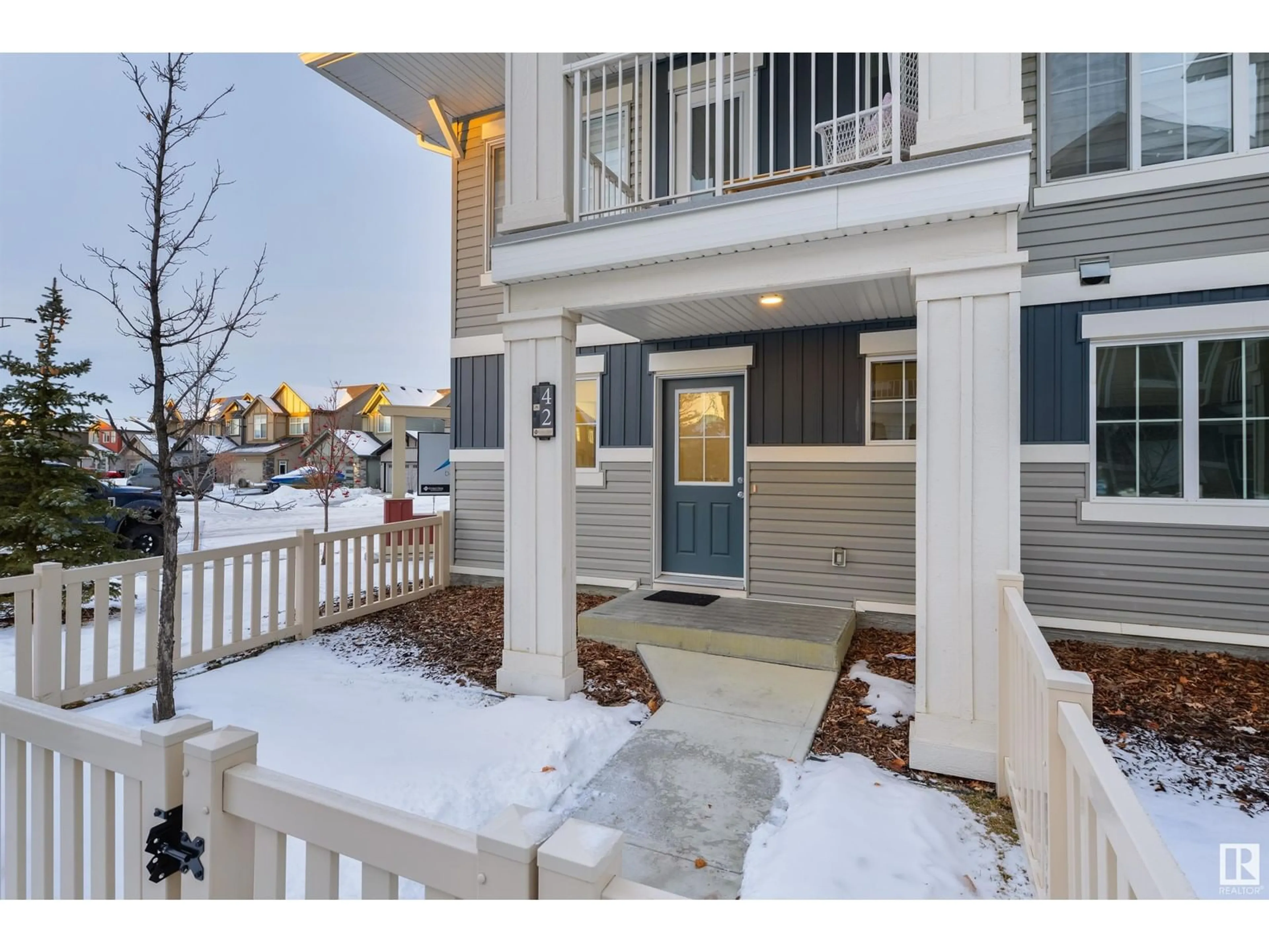 Indoor entryway for #42 1110 DANIELS LINK SW, Edmonton Alberta T6W4N6