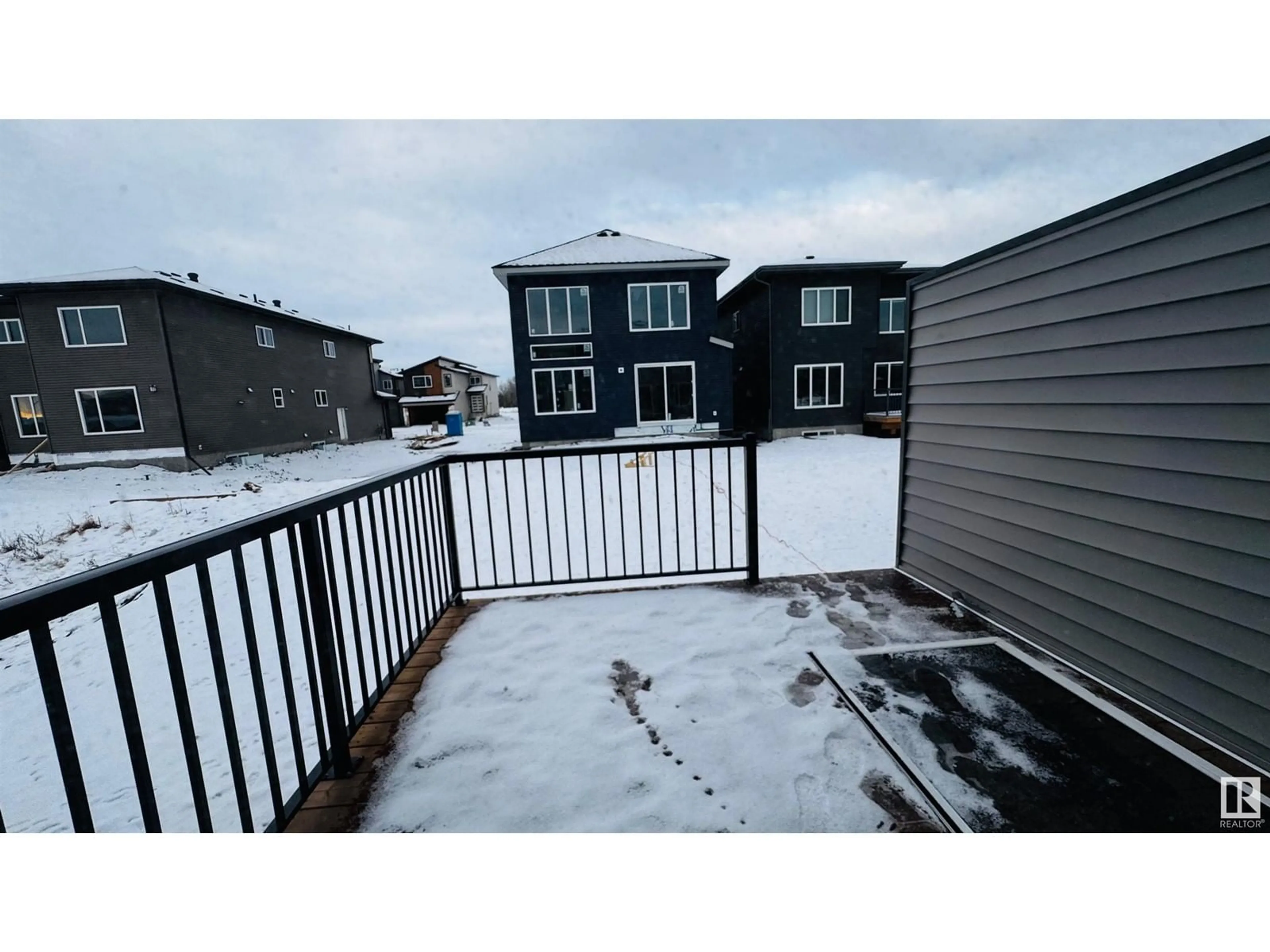 A pic from outside/outdoor area/front of a property/back of a property/a pic from drone, unknown for 8510 MAYDAY RU SW, Edmonton Alberta T6X3E9