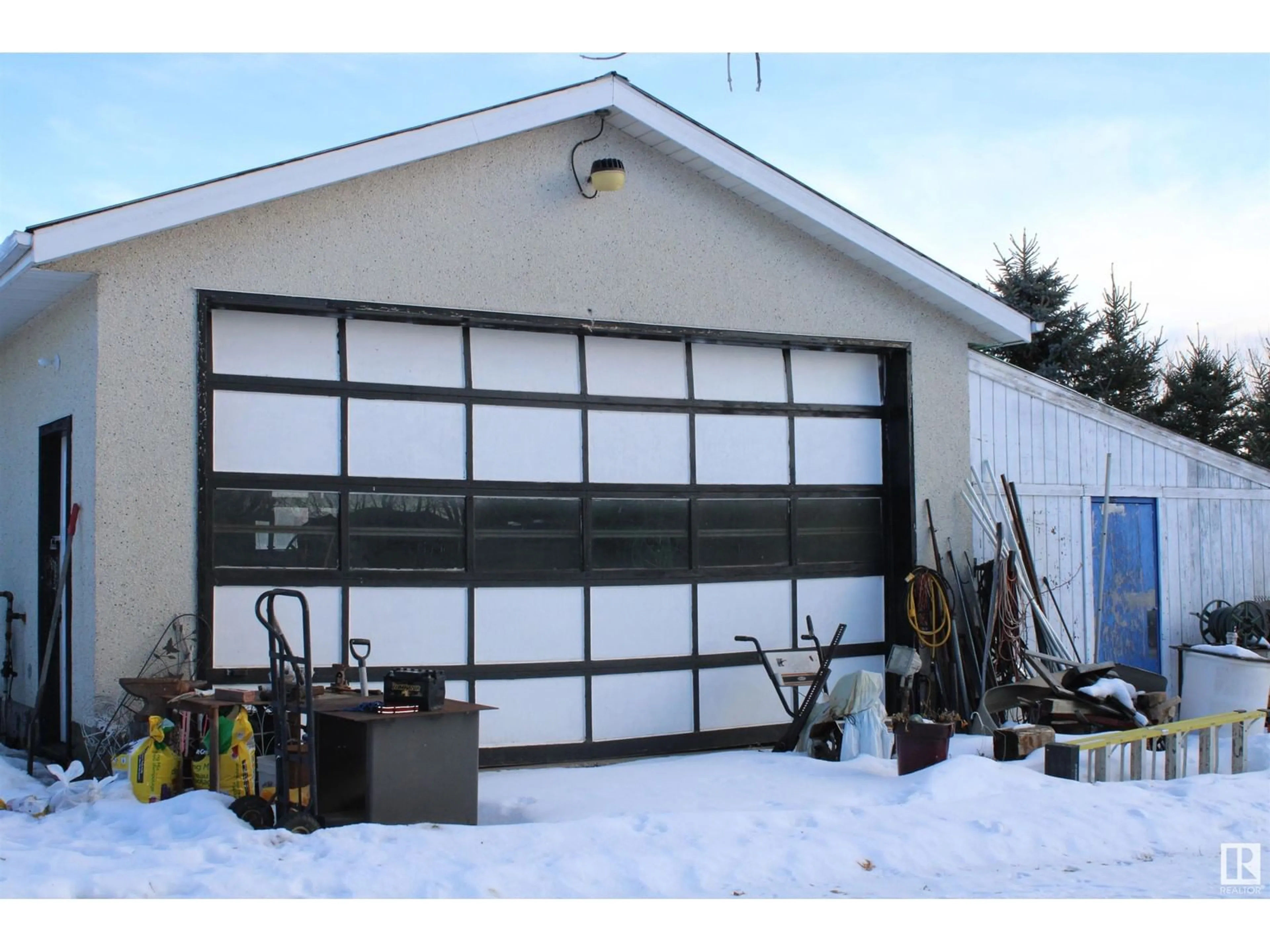 Indoor garage for 3115 MUSEUM RD, Rural Lac Ste. Anne County Alberta T0E1A0