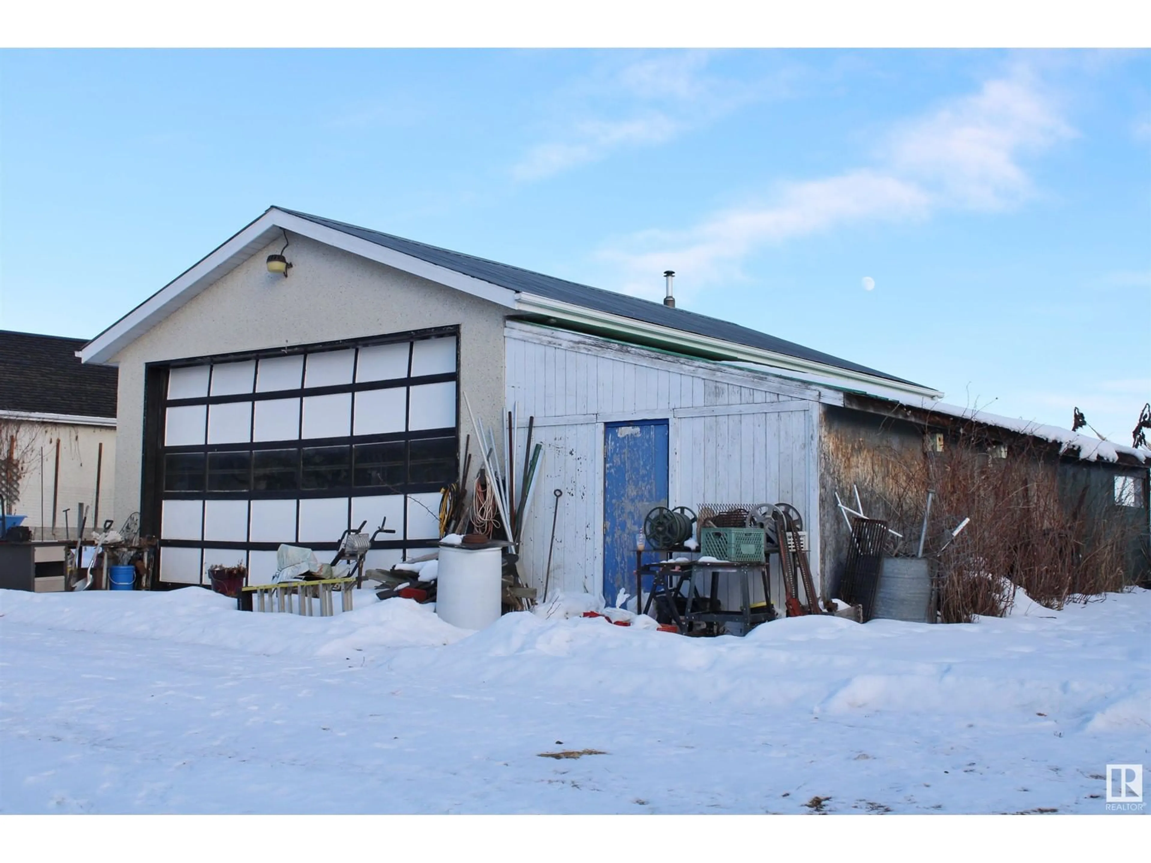 Indoor garage for 3115 MUSEUM RD, Rural Lac Ste. Anne County Alberta T0E1A0