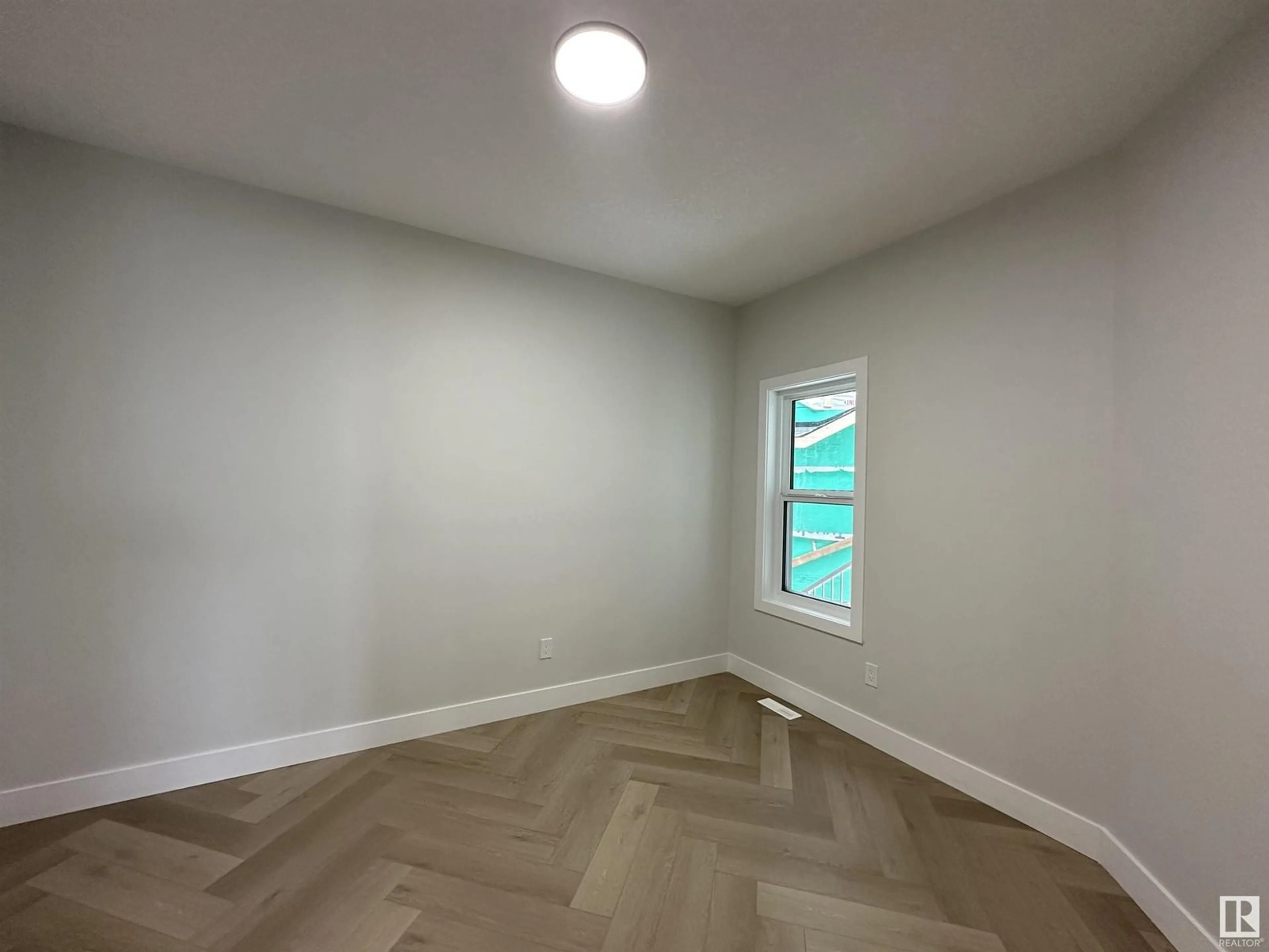 A pic of a room for 17043 45 ST NW, Edmonton Alberta T5Y4C9