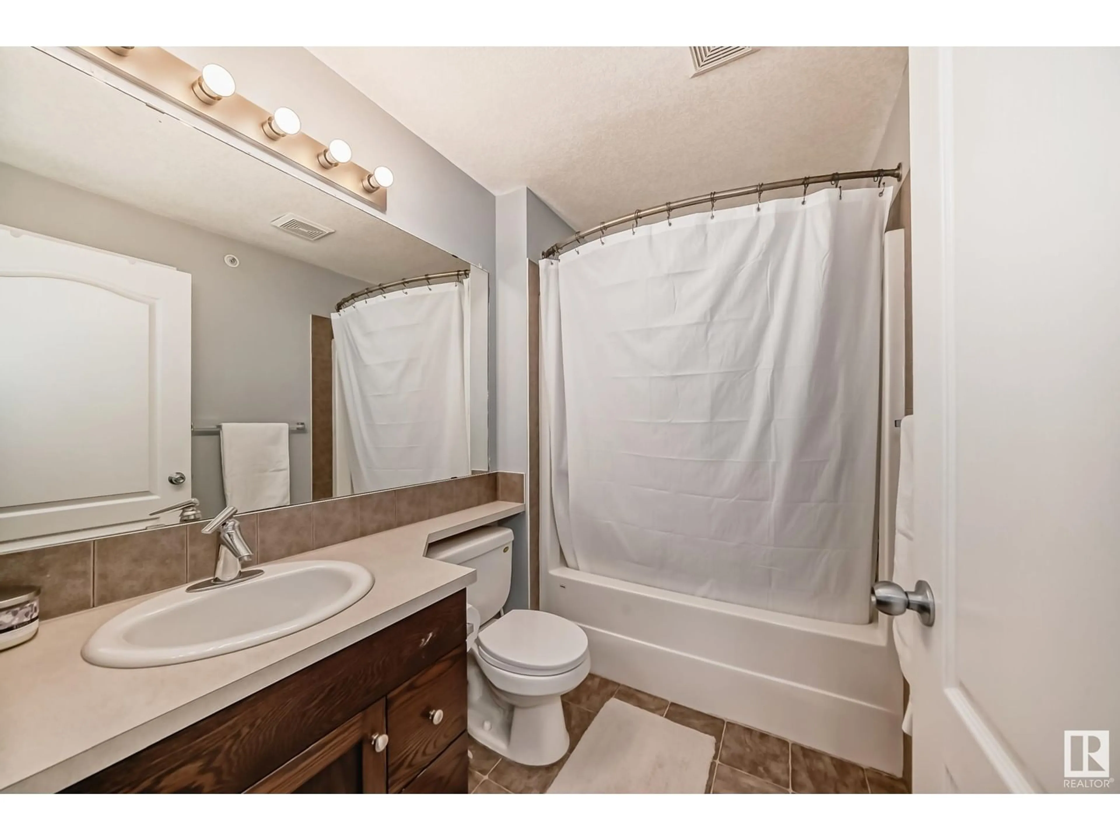 Standard bathroom, ceramic/tile floor for #426 1520 HAMMOND GA NW, Edmonton Alberta T6M0J4