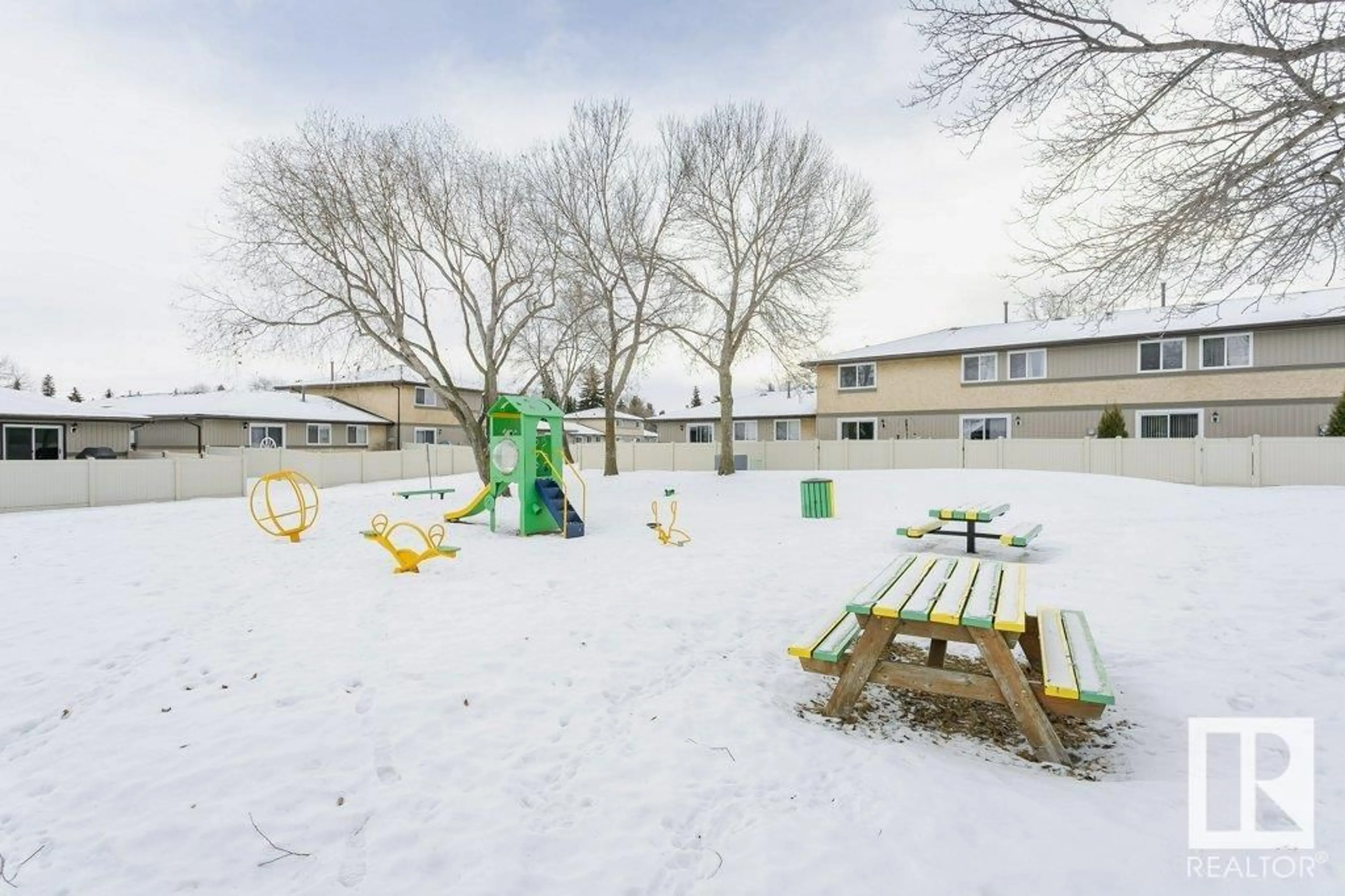 Patio, unknown for #6 8930 99 AV, Fort Saskatchewan Alberta T8L3L1