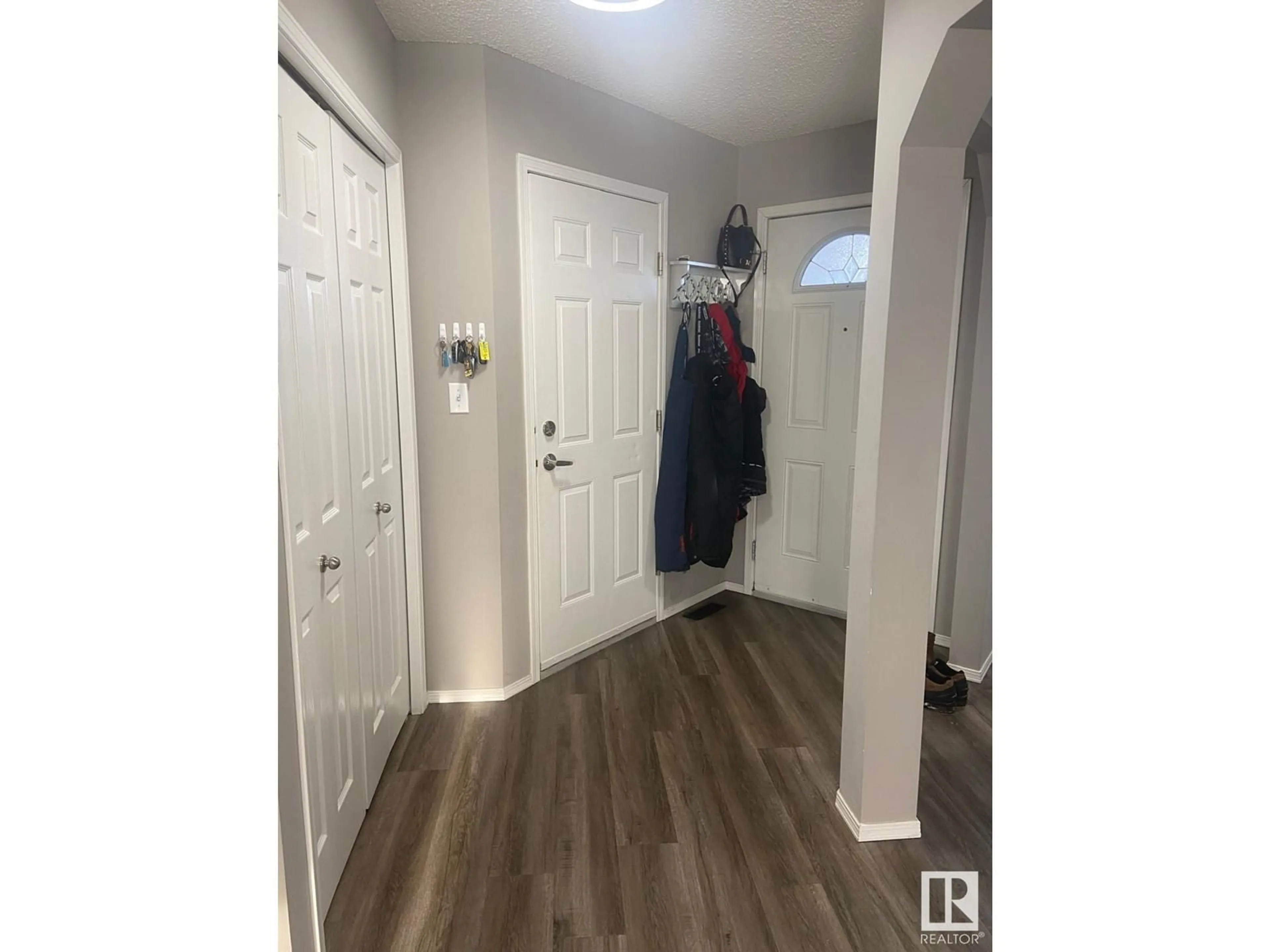 Indoor entryway for 127 WARD CR NW, Edmonton Alberta T6T1M6