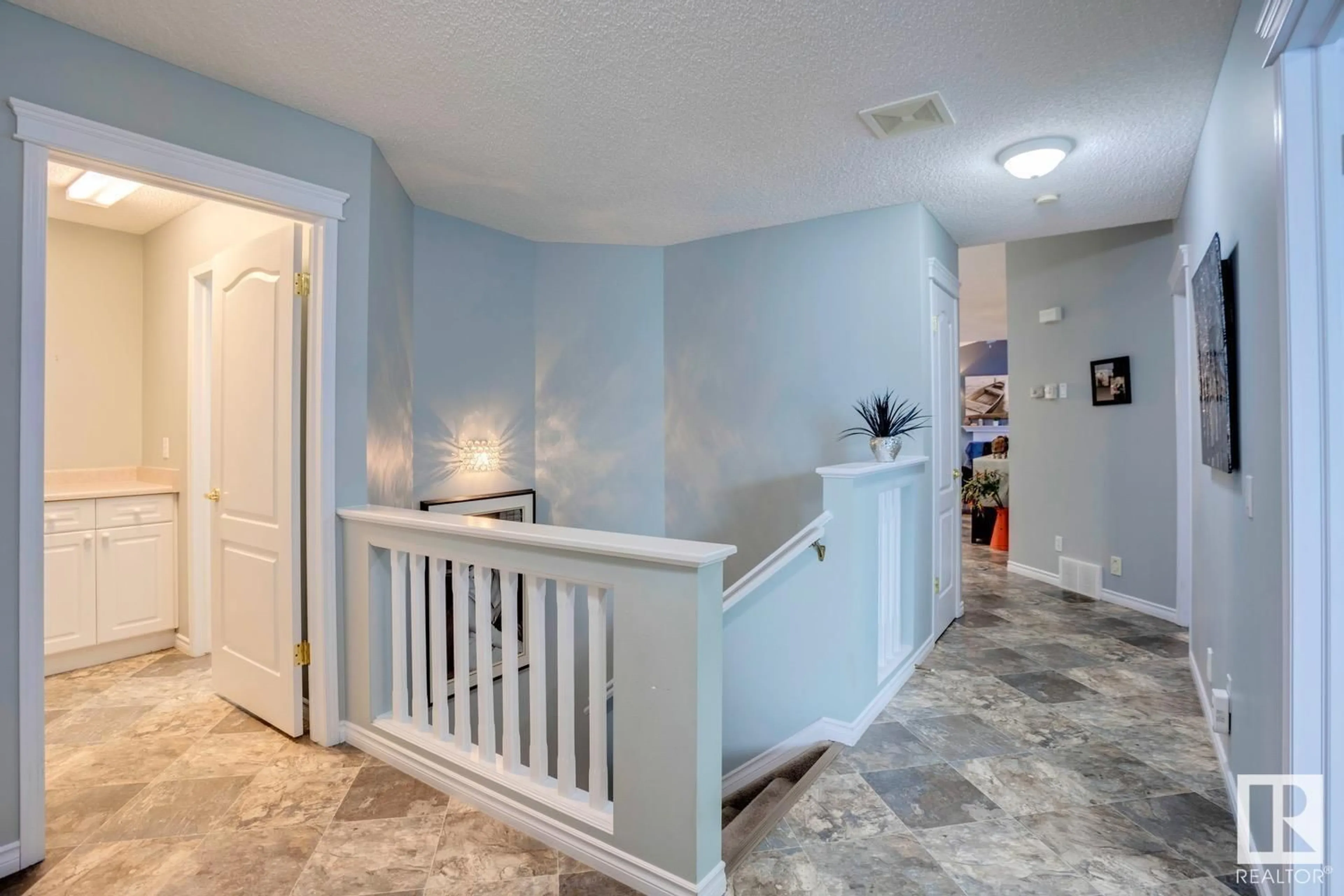 Indoor entryway for #27 4 HERITAGE WY, St. Albert Alberta T8N6W3