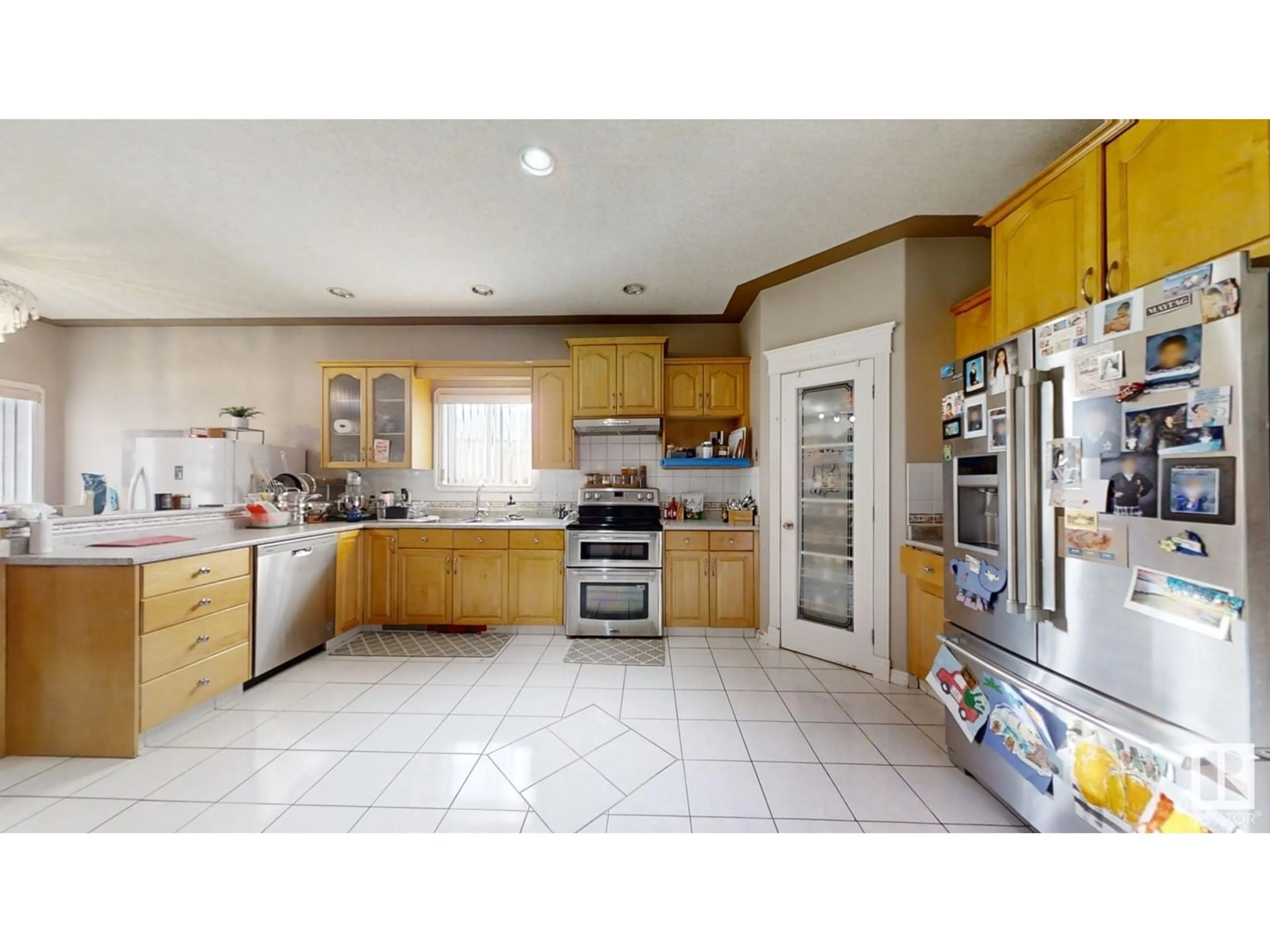 Unknown for 2823 34A AV, Edmonton Alberta T6T1Y8