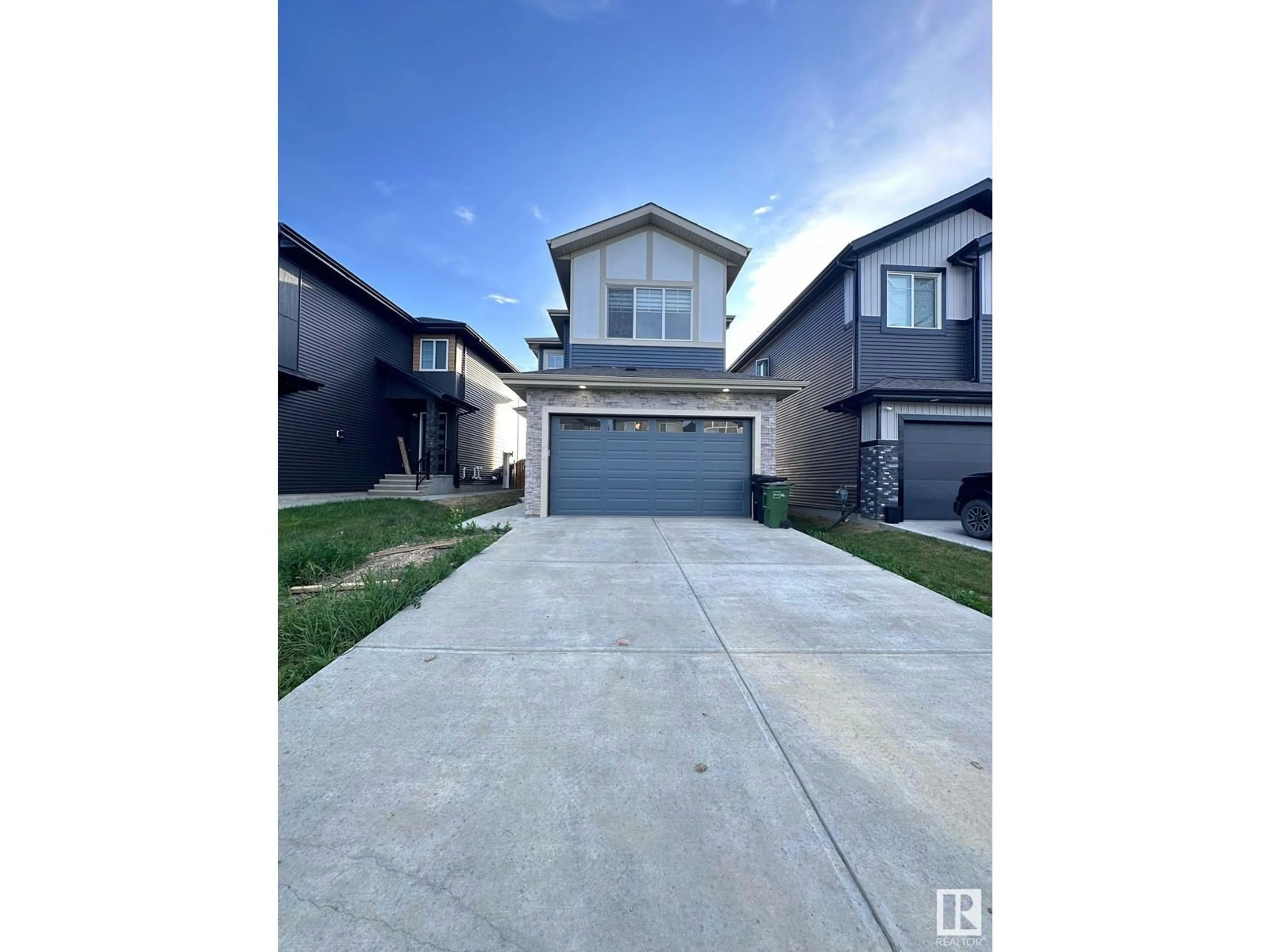 A pic from outside/outdoor area/front of a property/back of a property/a pic from drone, street for 5210 Kimball CR SW, Edmonton Alberta T6W4Z2