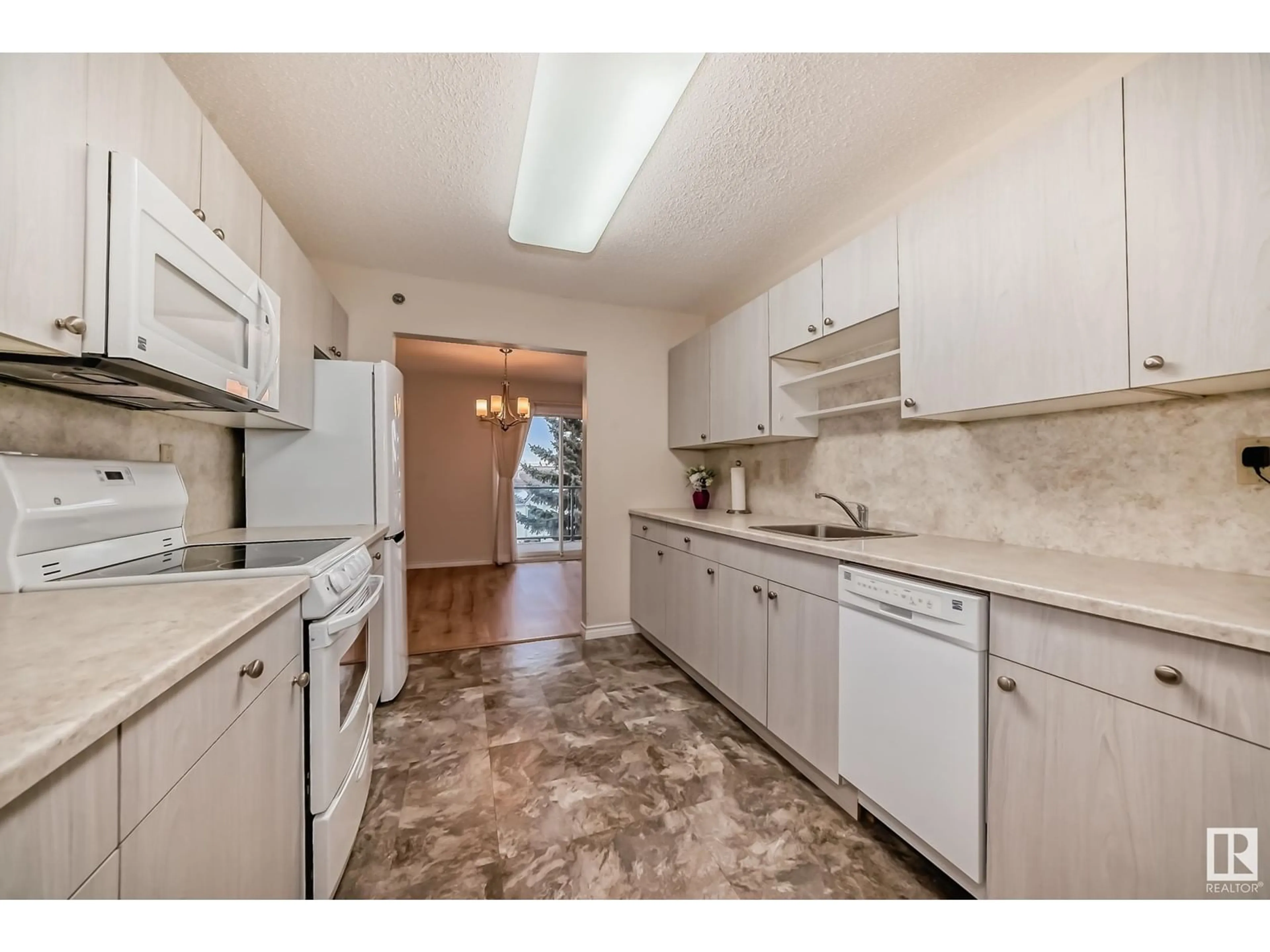 Standard kitchen, ceramic/tile floor for #312 9535 176 ST NW, Edmonton Alberta T5T6C8