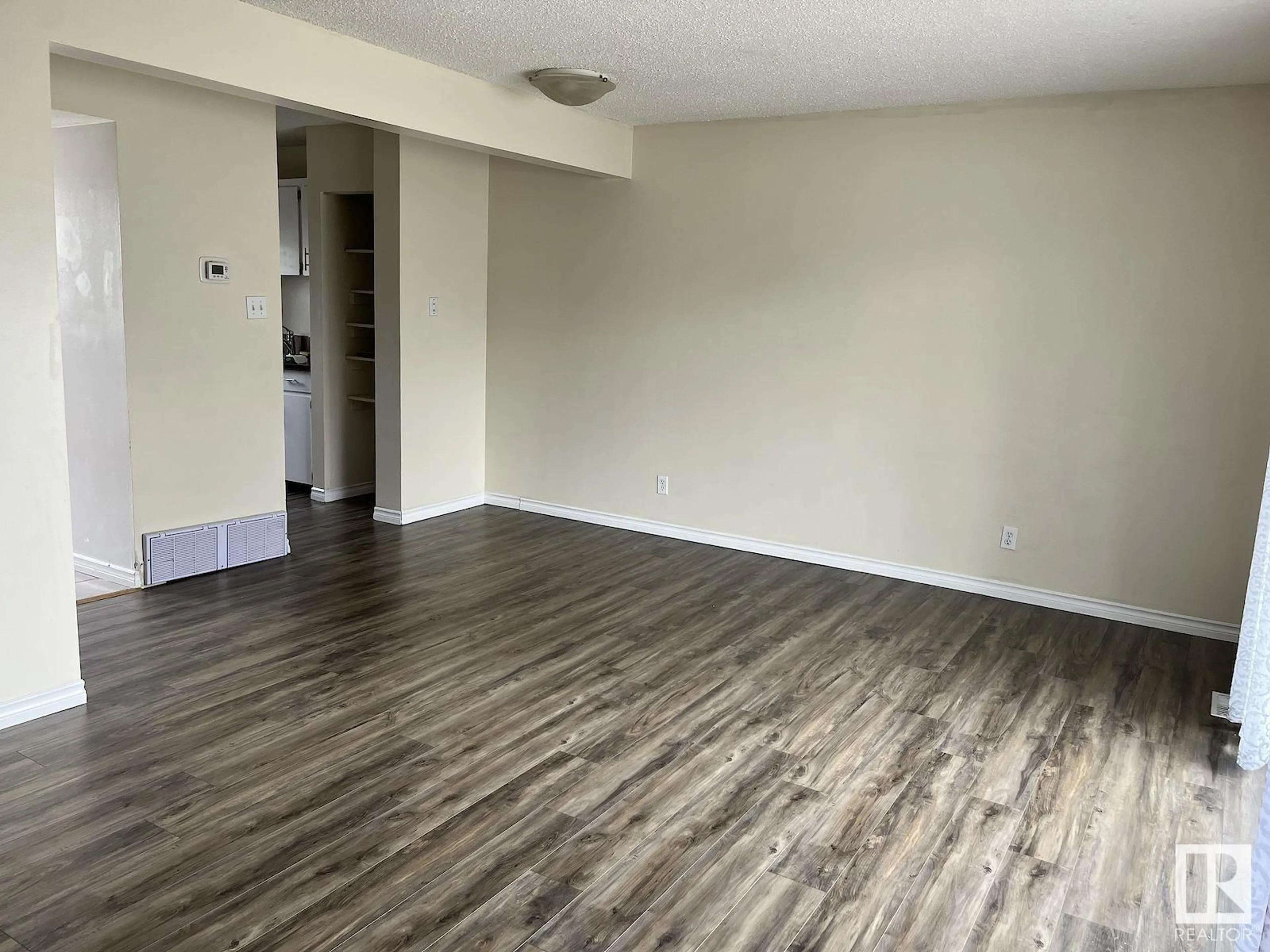 A pic of a room for 11348 139 AV NW, Edmonton Alberta T5X3L4