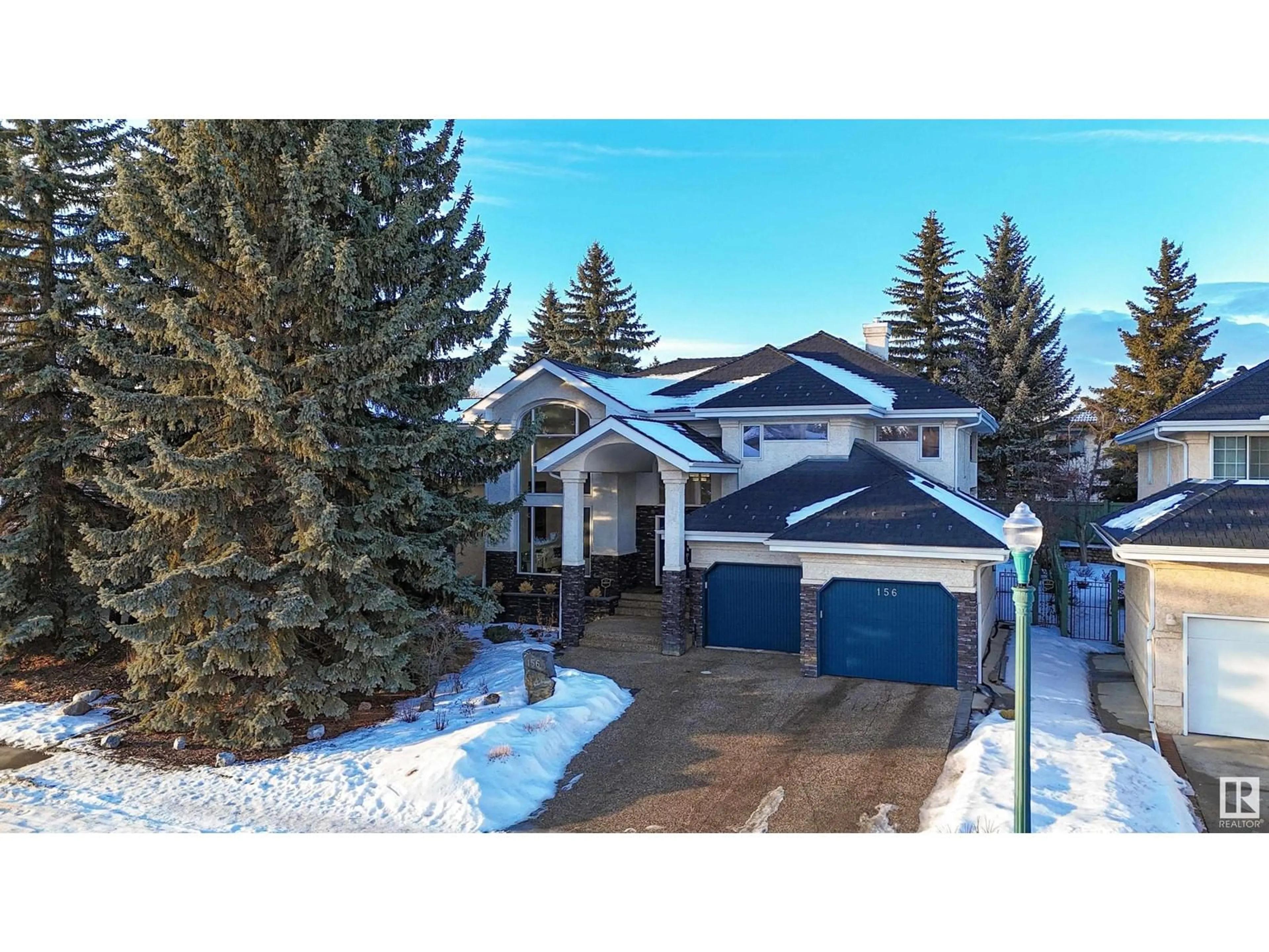 A pic from outside/outdoor area/front of a property/back of a property/a pic from drone, street for 156 WEAVER DR NW, Edmonton Alberta T6M2K3