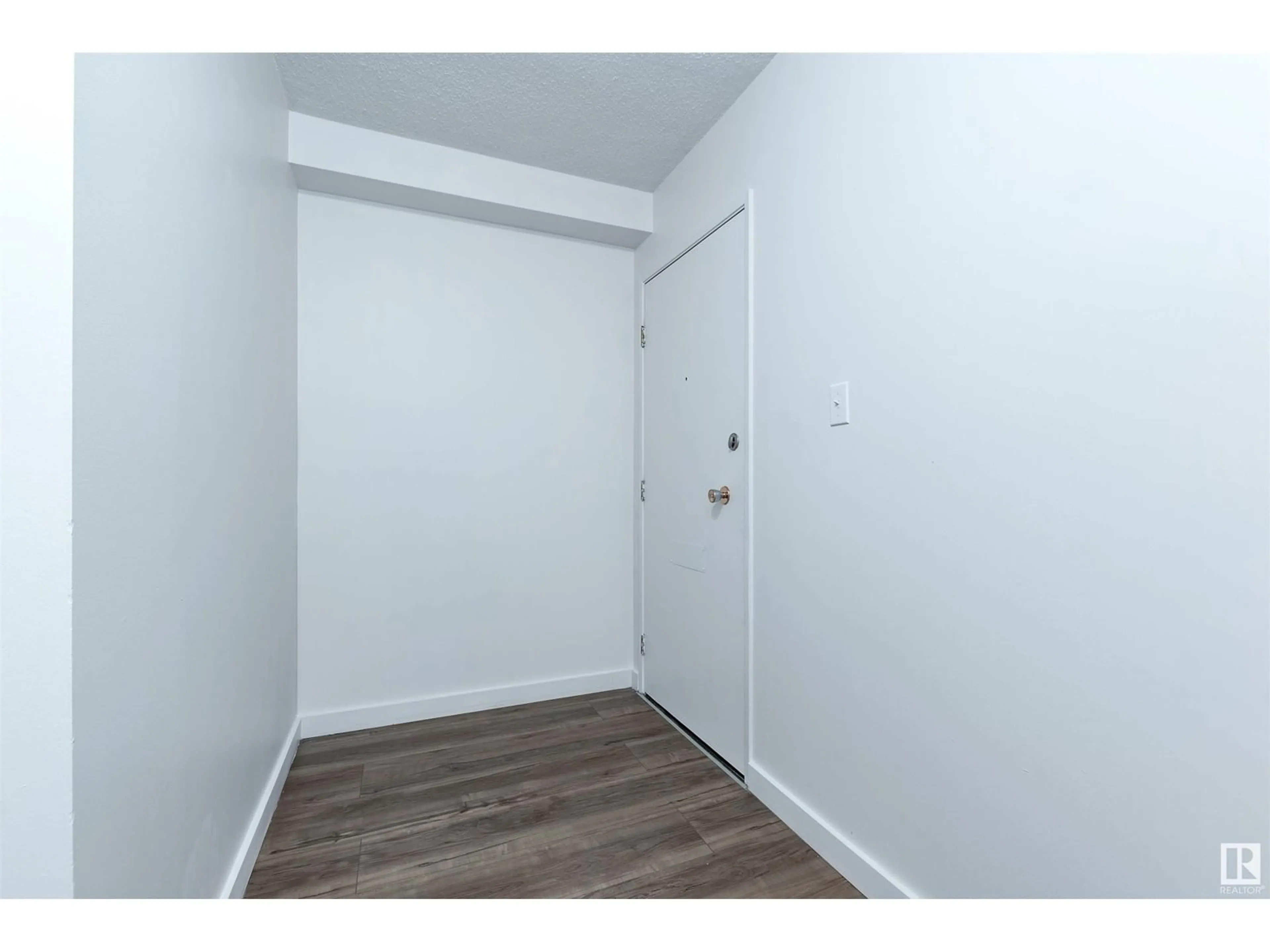 Indoor entryway for #1204 10160 116 ST NW, Edmonton Alberta T5K1V9