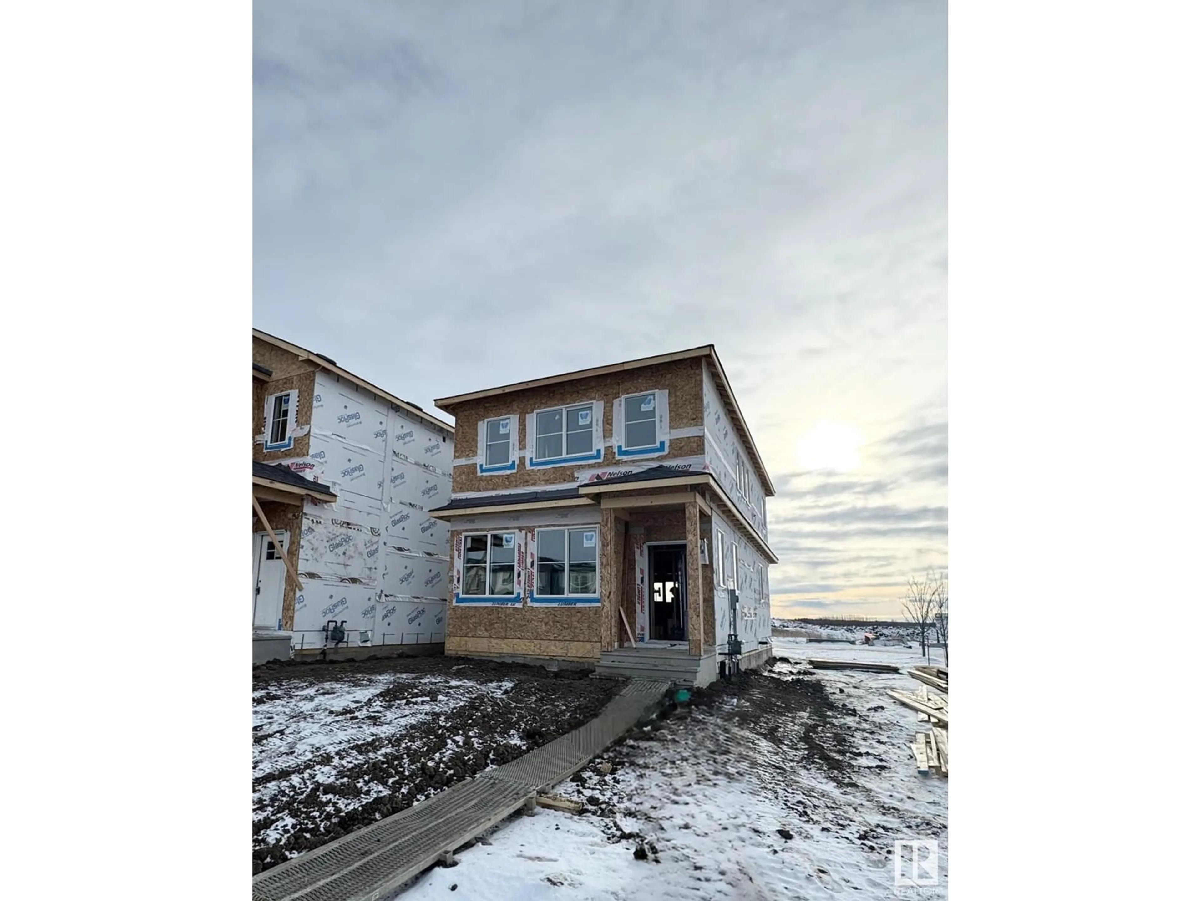 A pic from outside/outdoor area/front of a property/back of a property/a pic from drone, building for 45 Sienna BV, Fort Saskatchewan Alberta T8L0W3