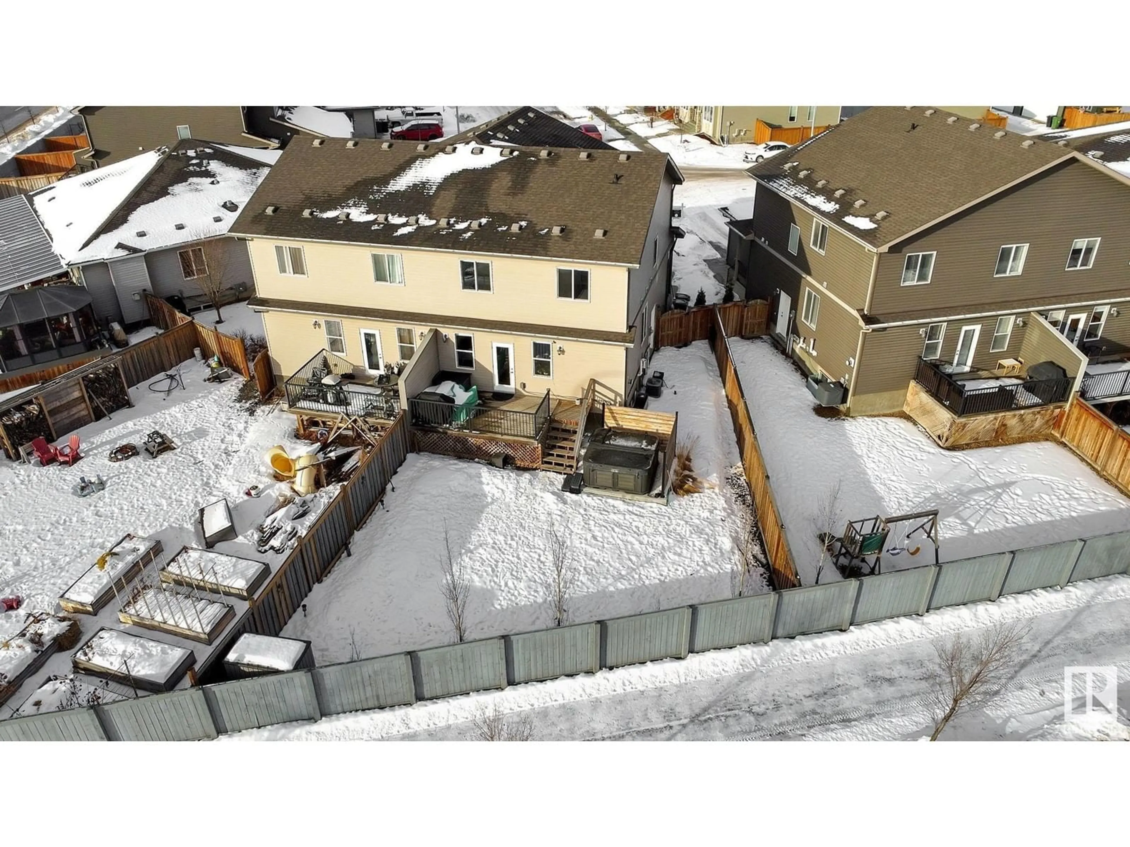 A pic from outside/outdoor area/front of a property/back of a property/a pic from drone, building for 73 RICHMOND LI, Fort Saskatchewan Alberta T8L0S2