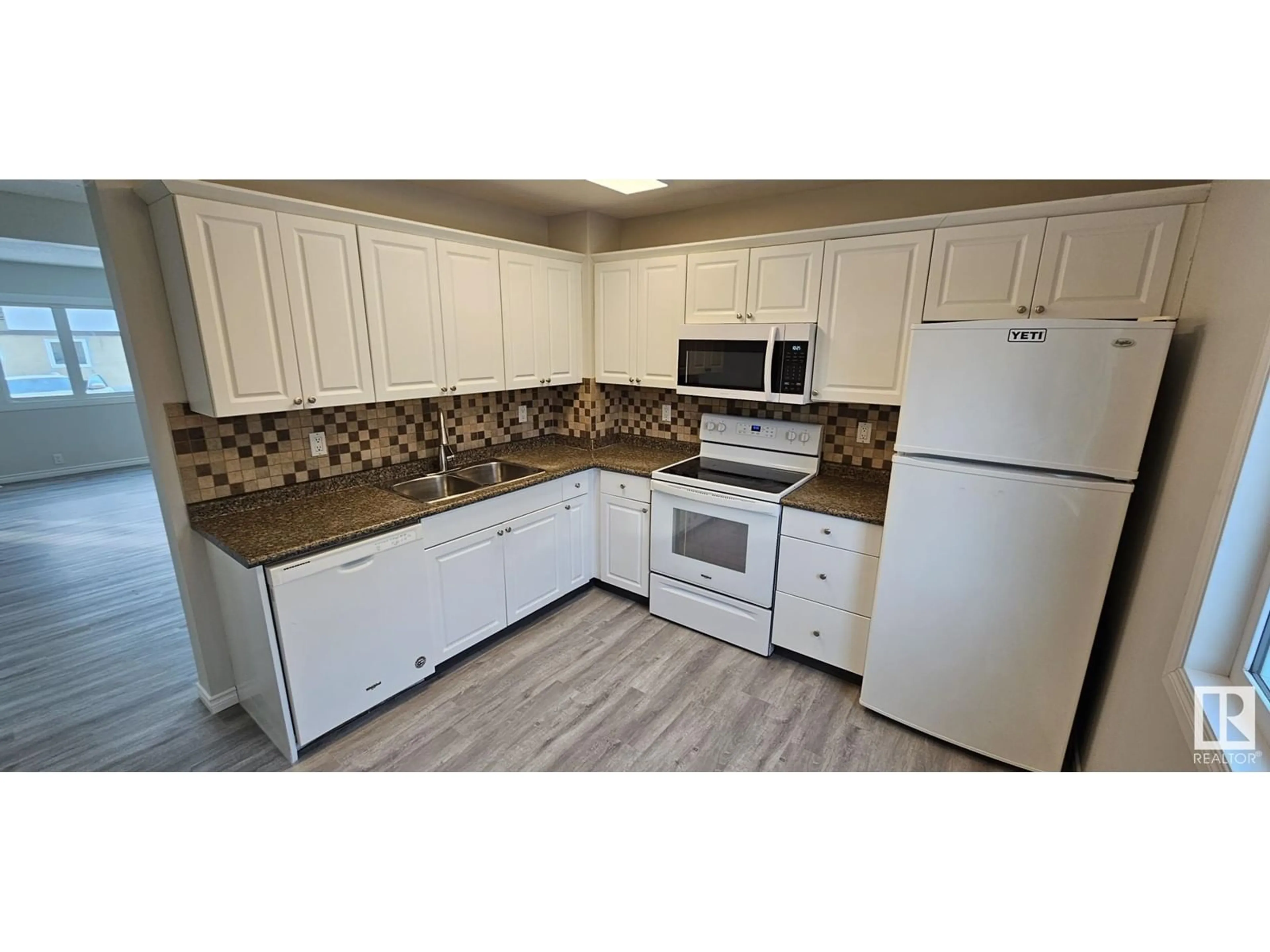 Standard kitchen, unknown for #50 14511 52 ST NW, Edmonton Alberta T5A4M6