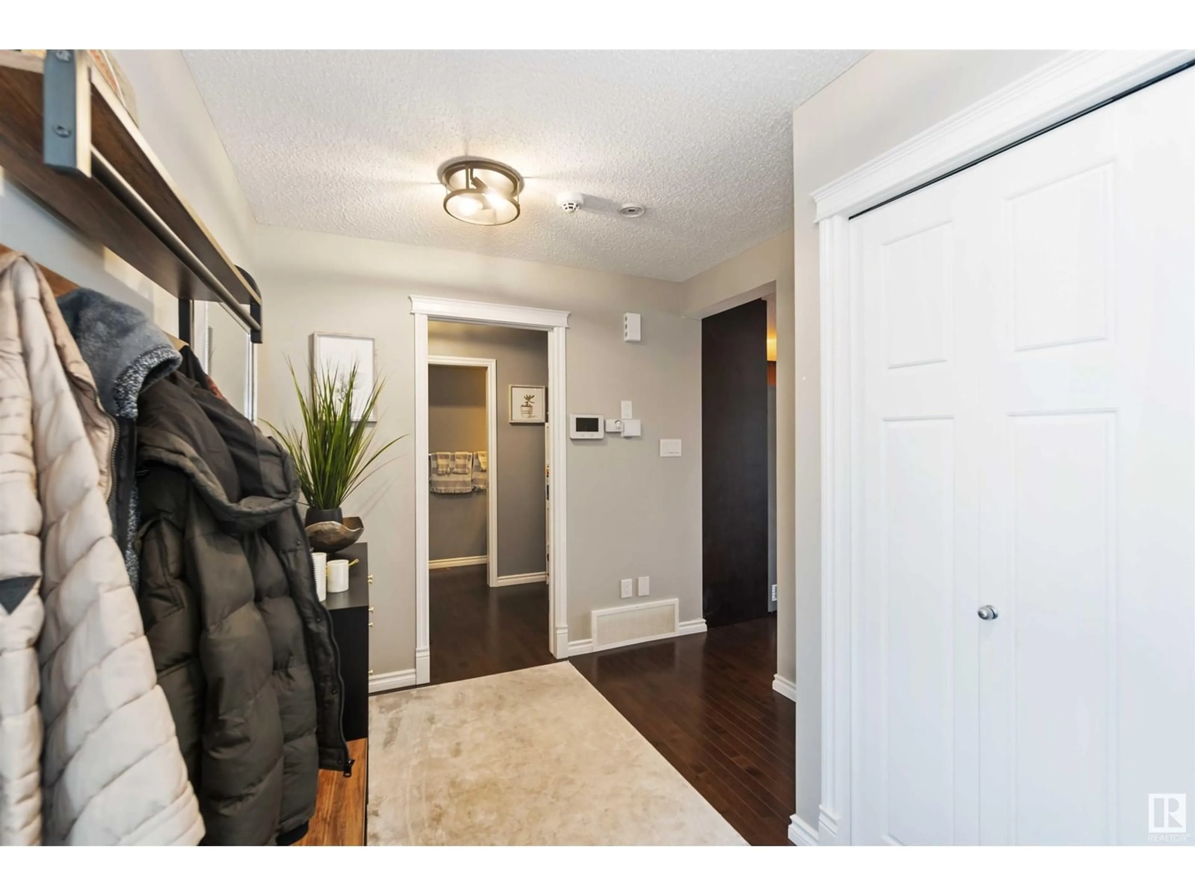 Indoor entryway for 1797 28 ST NW, Edmonton Alberta T5T0S7