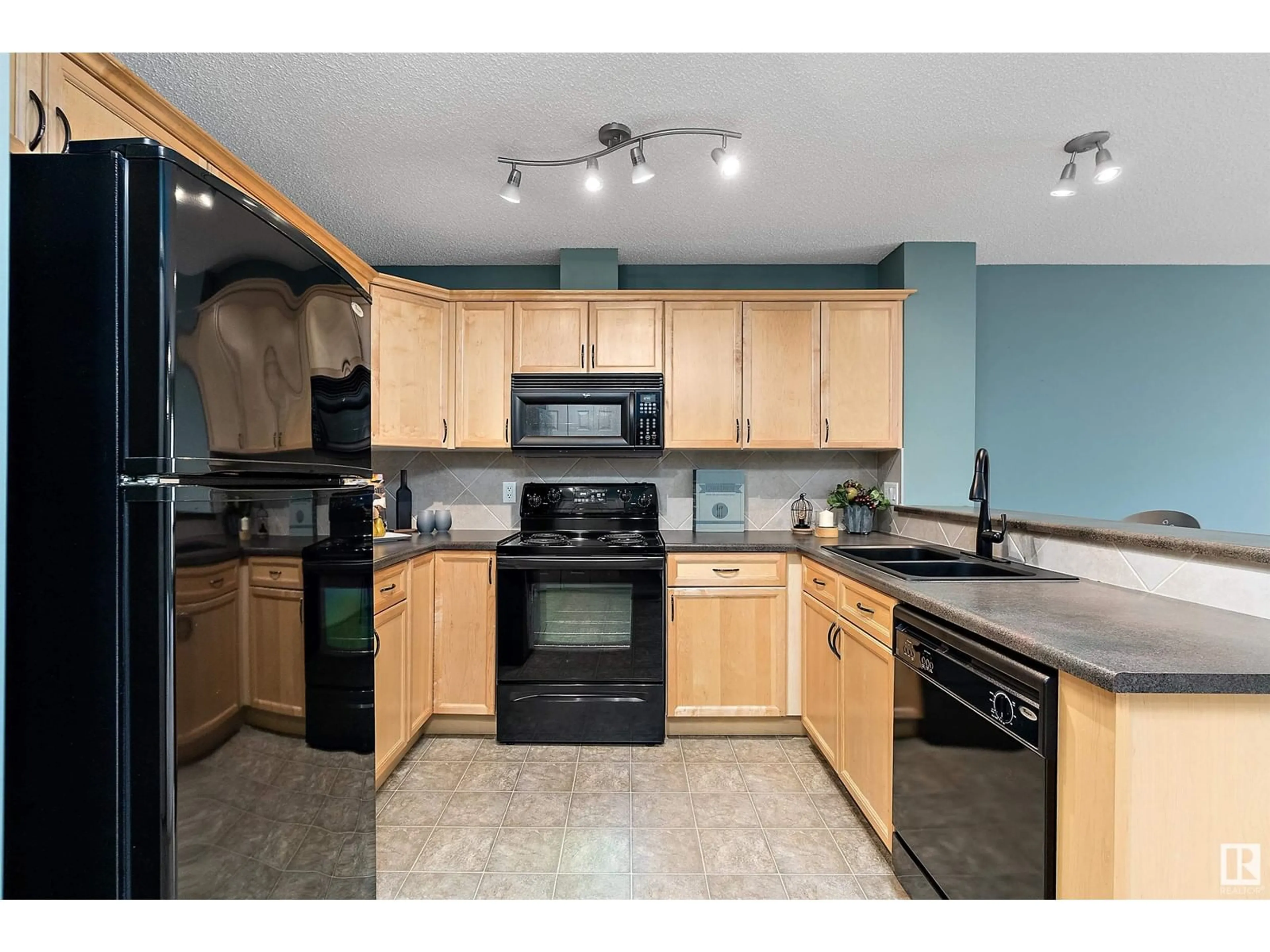 Standard kitchen, unknown for #311 15211 139 ST NW, Edmonton Alberta T6V0A1