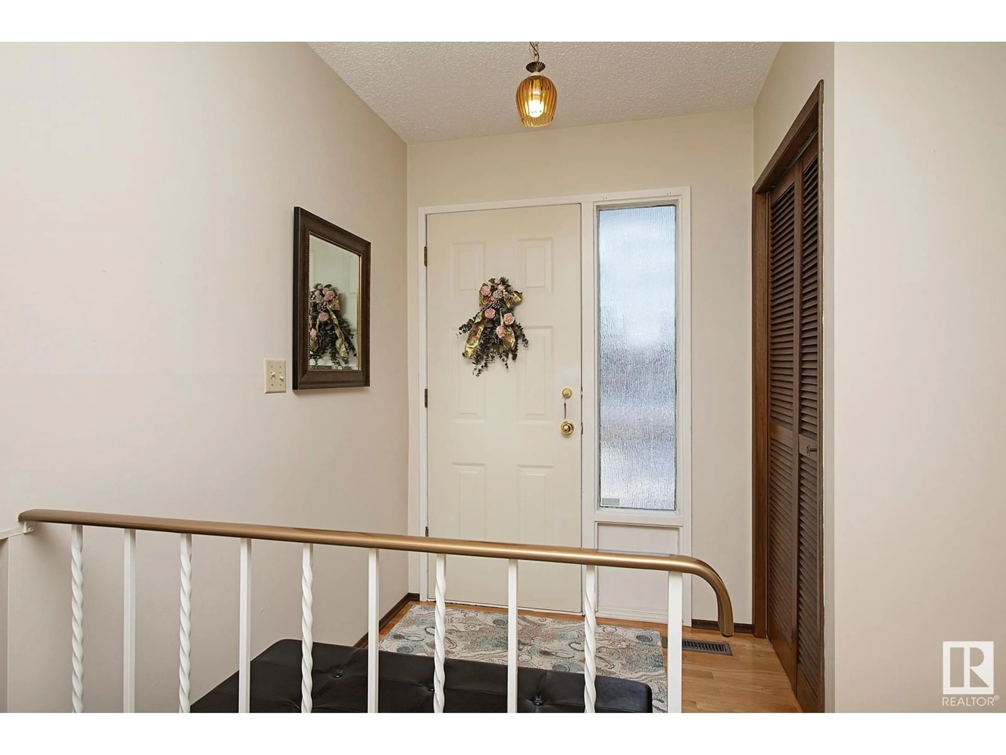 Indoor entryway for 10304 172 AV NW, Edmonton Alberta T5X3X6