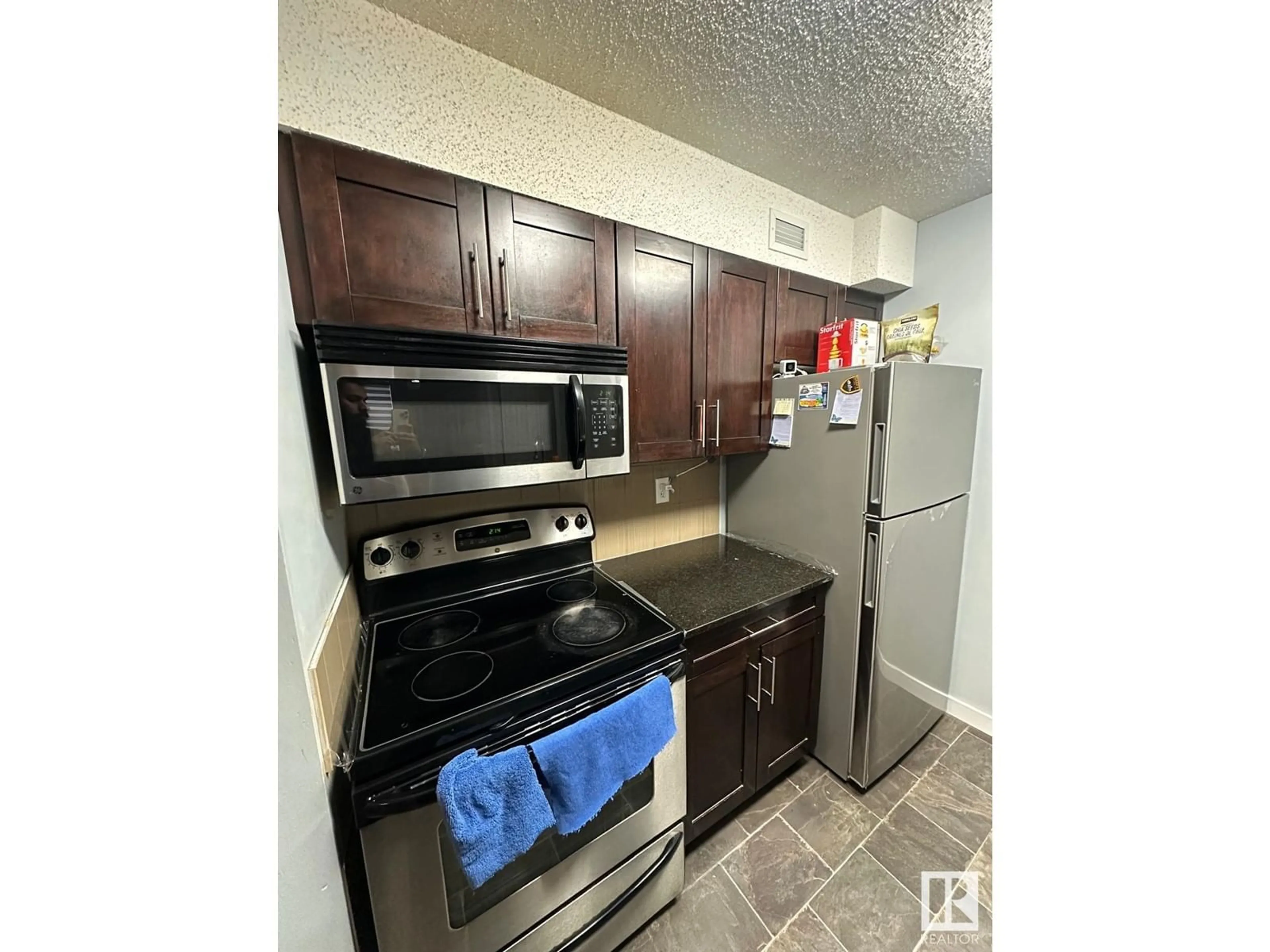 Standard kitchen, unknown for #116 534 WATT BOULEVARD SW, Edmonton Alberta T6X1P7