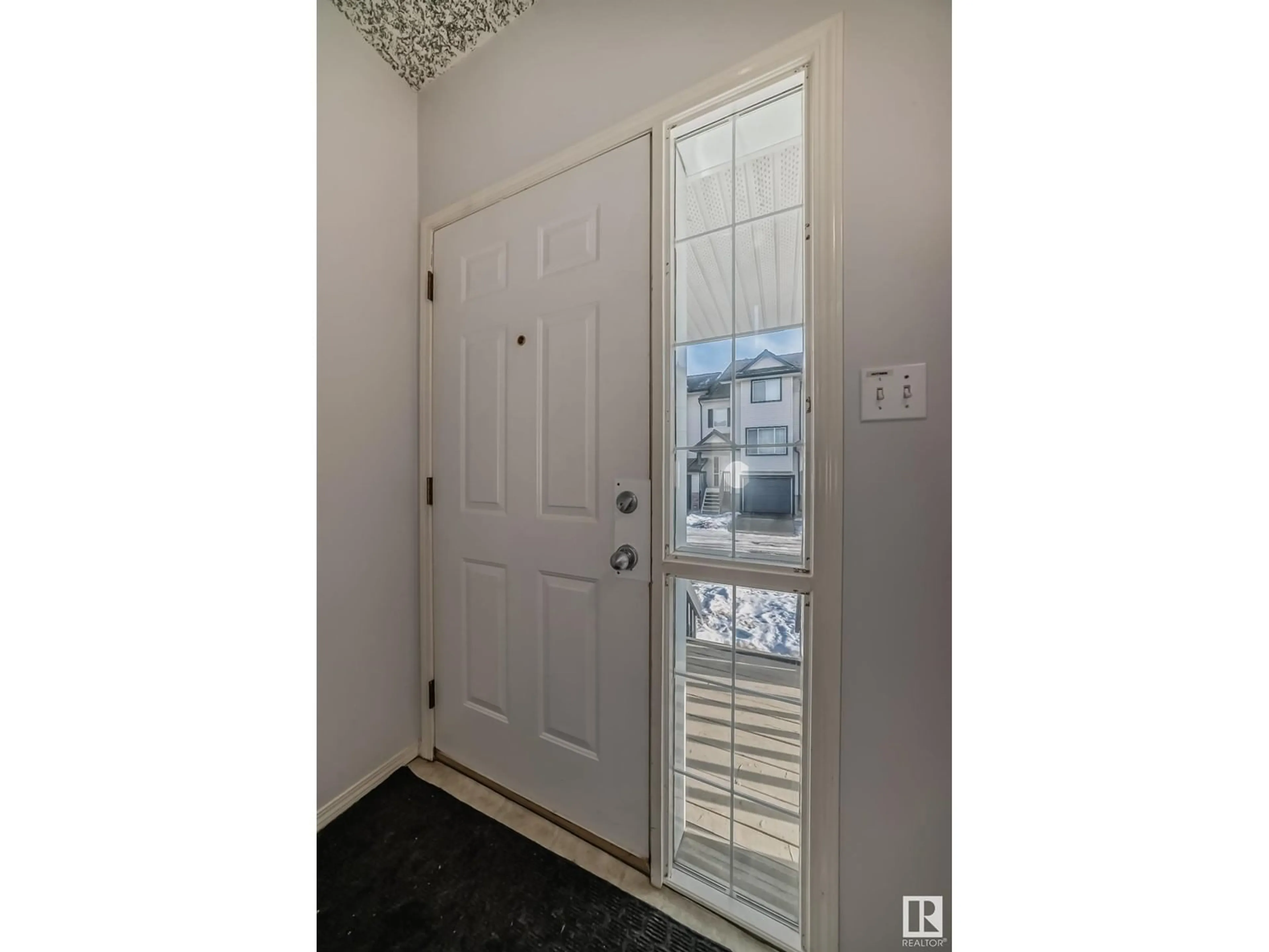 Indoor entryway for #28 225 BLACKBURN E SW, Edmonton Alberta T6W1H1