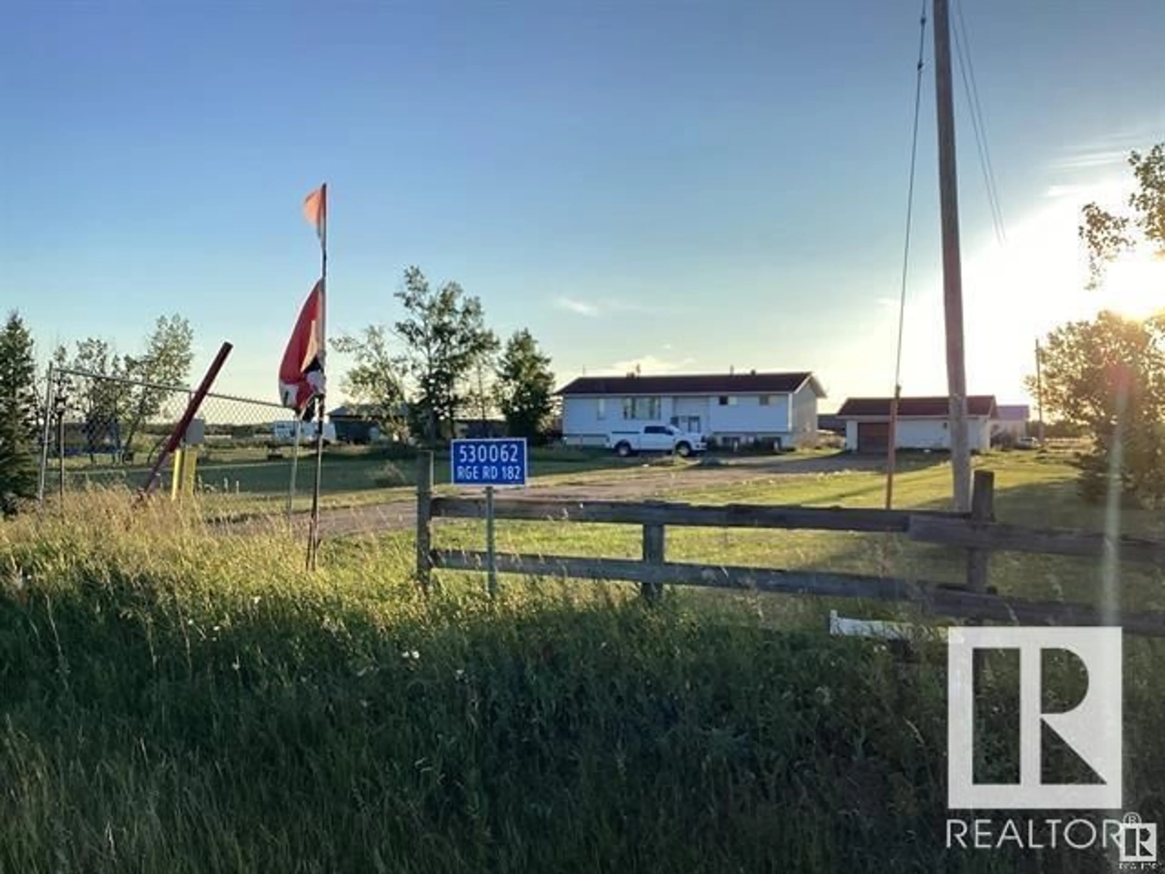 A pic from outside/outdoor area/front of a property/back of a property/a pic from drone, building for 530062 Range Road 182, Rural Lamont County Alberta T0B4J0