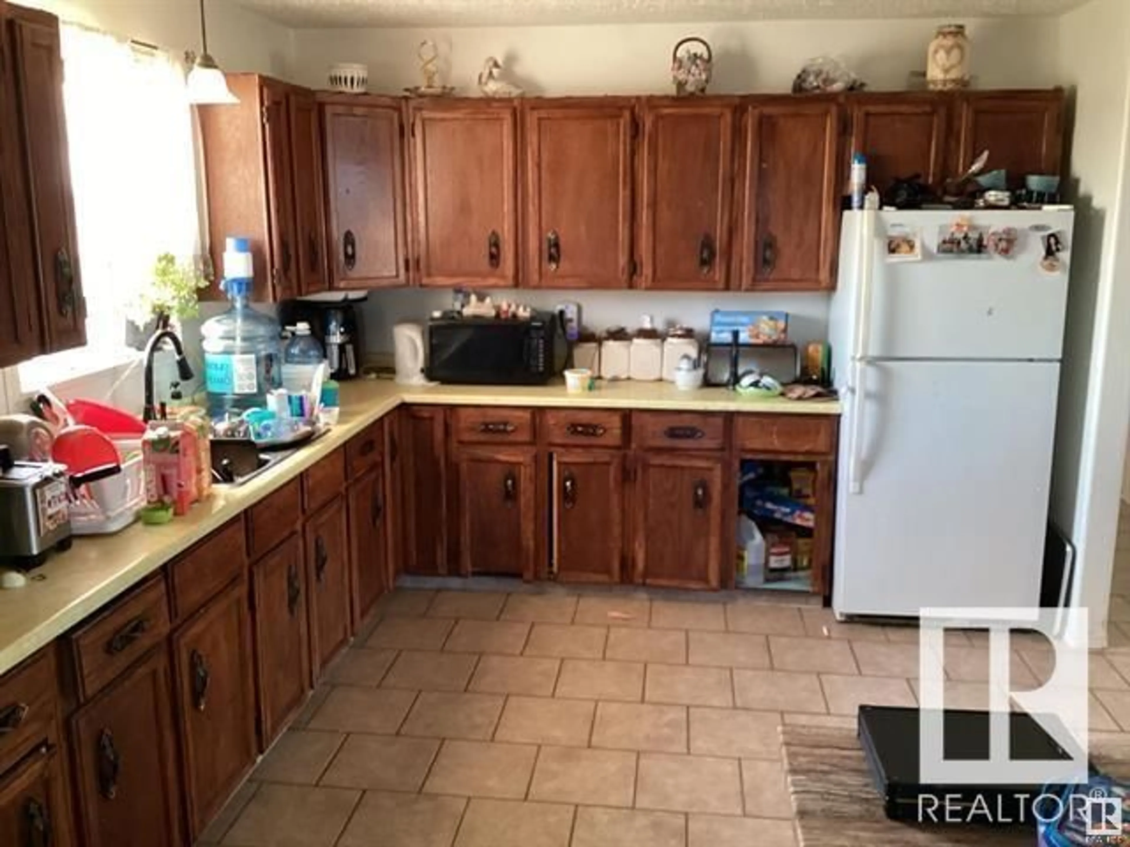 Standard kitchen, unknown for 530062 Range Road 182, Rural Lamont County Alberta T0B4J0