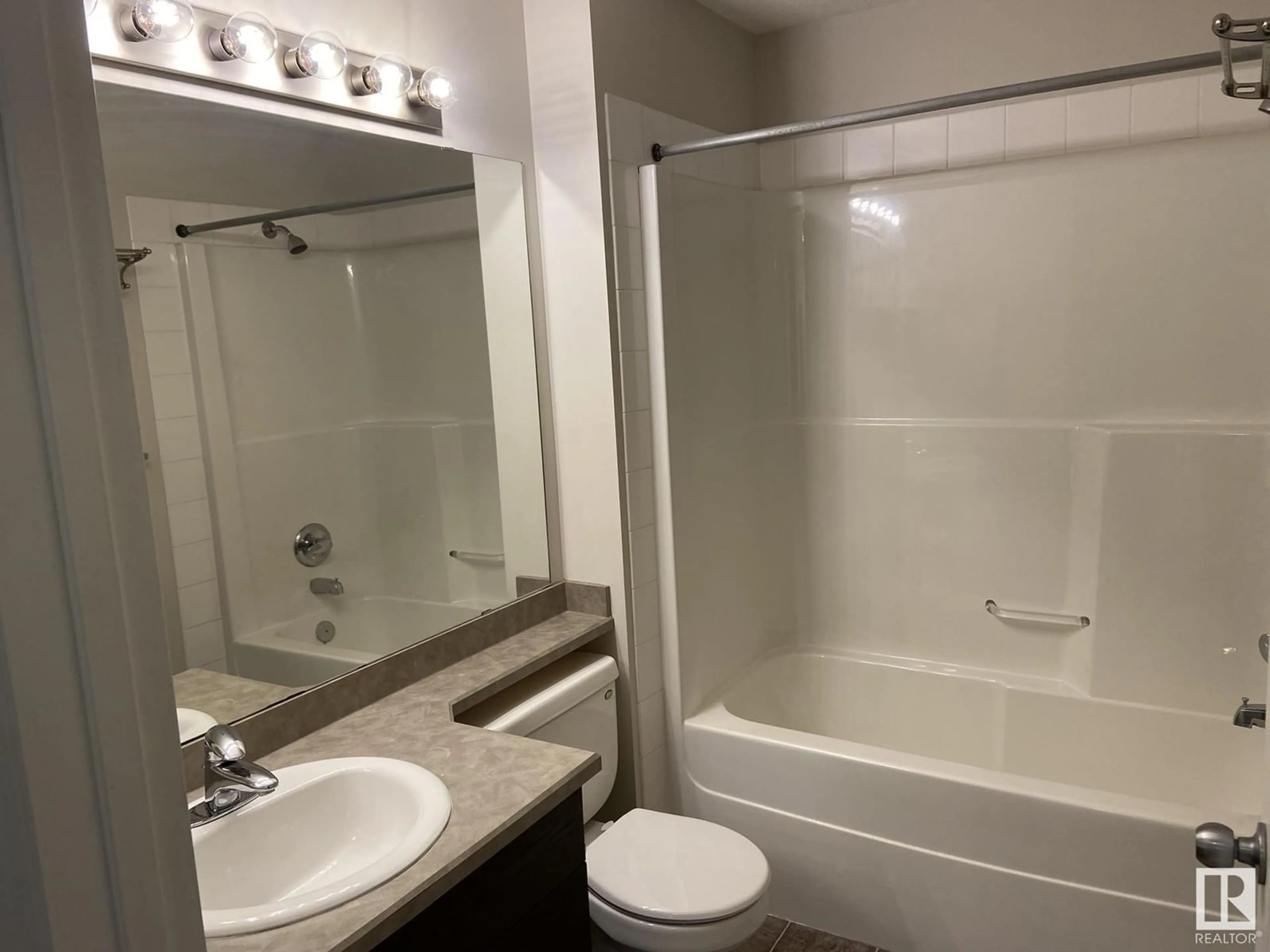 Standard bathroom, unknown for #5413 7335 SOUTH TERWILLEGAR DR NW, Edmonton Alberta T6R0E1