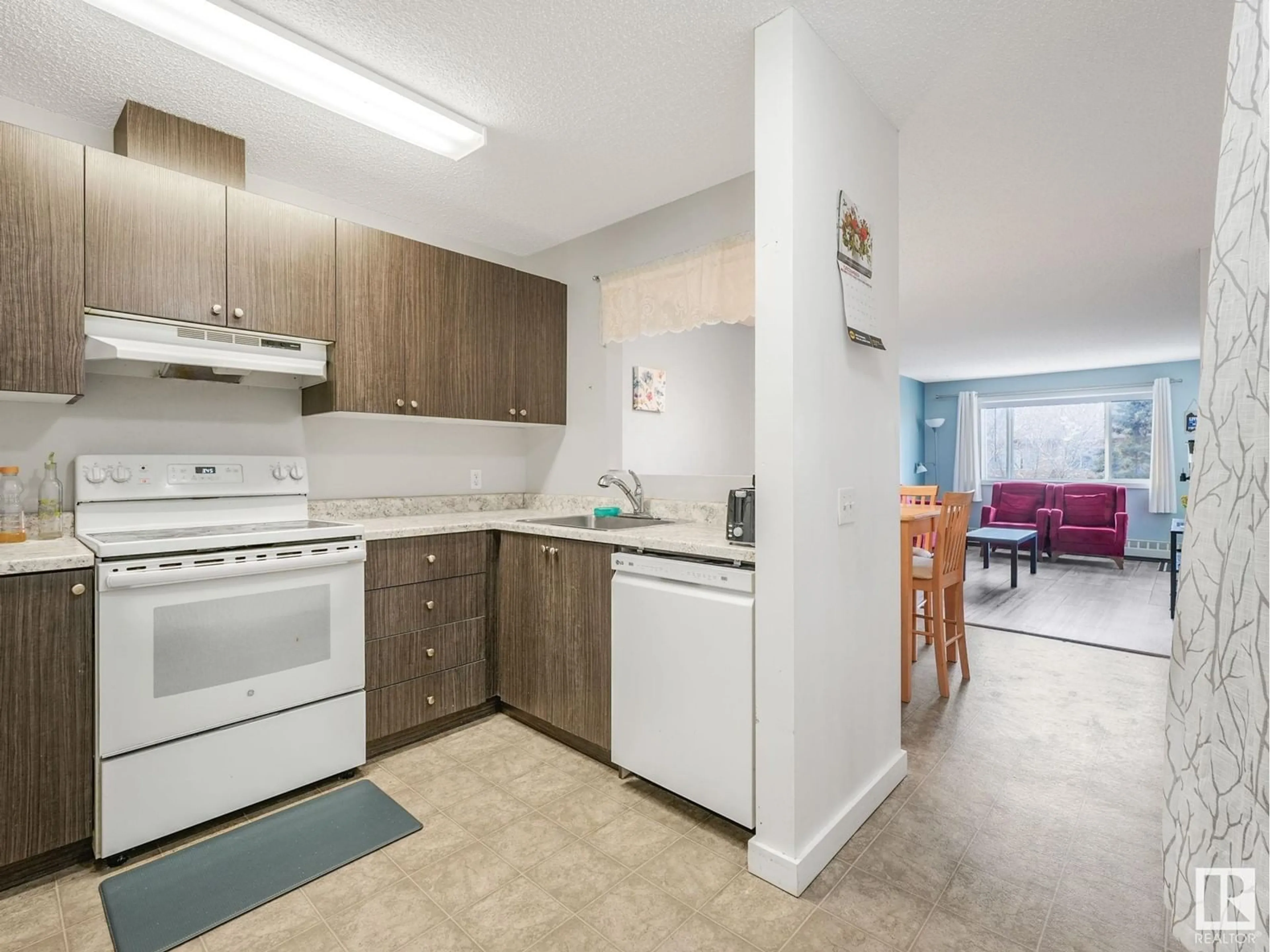 Standard kitchen, unknown for #402 14808 26 ST NW, Edmonton Alberta T5Y2G4