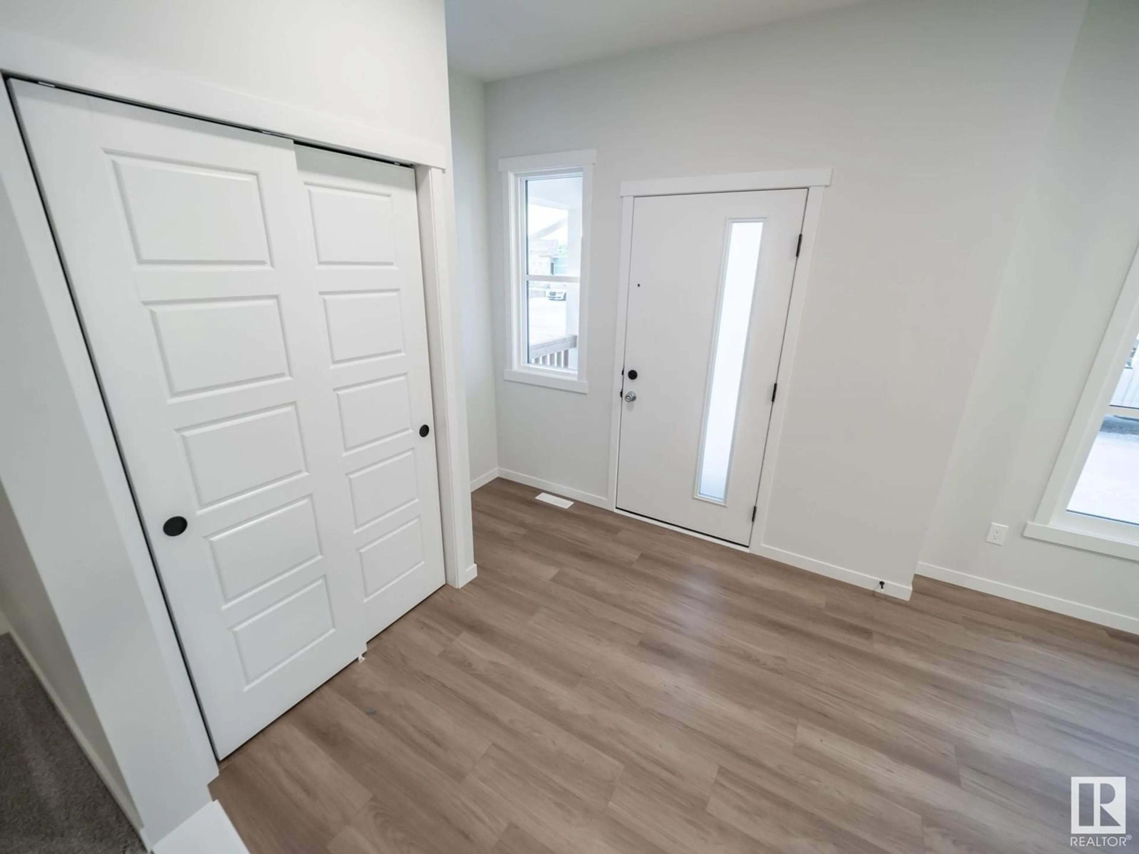 A pic of a room for 636 174 AV NE, Edmonton Alberta T5Y4E9