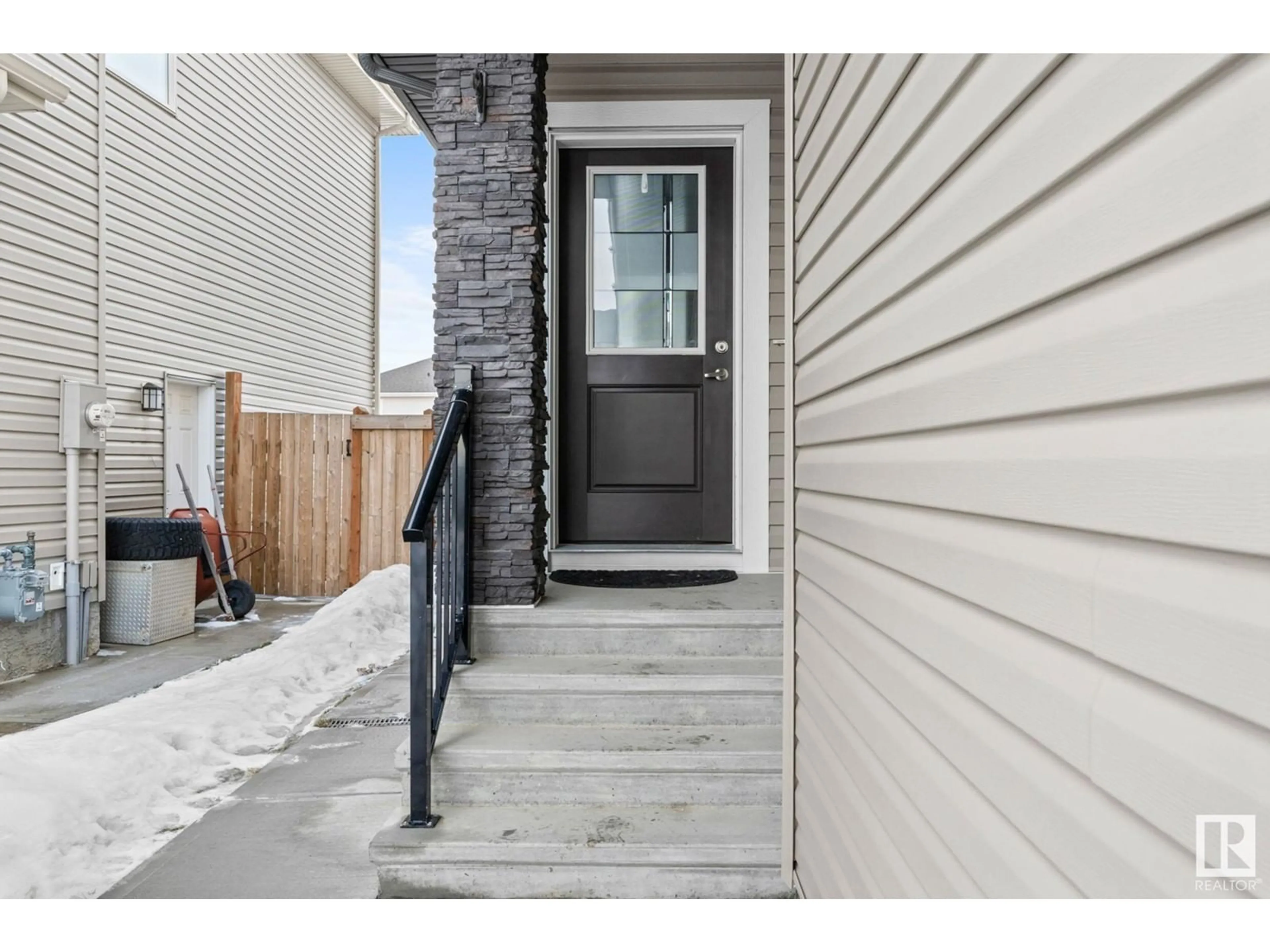 Indoor entryway for 4417 37 ST, Beaumont Alberta T4X2X1