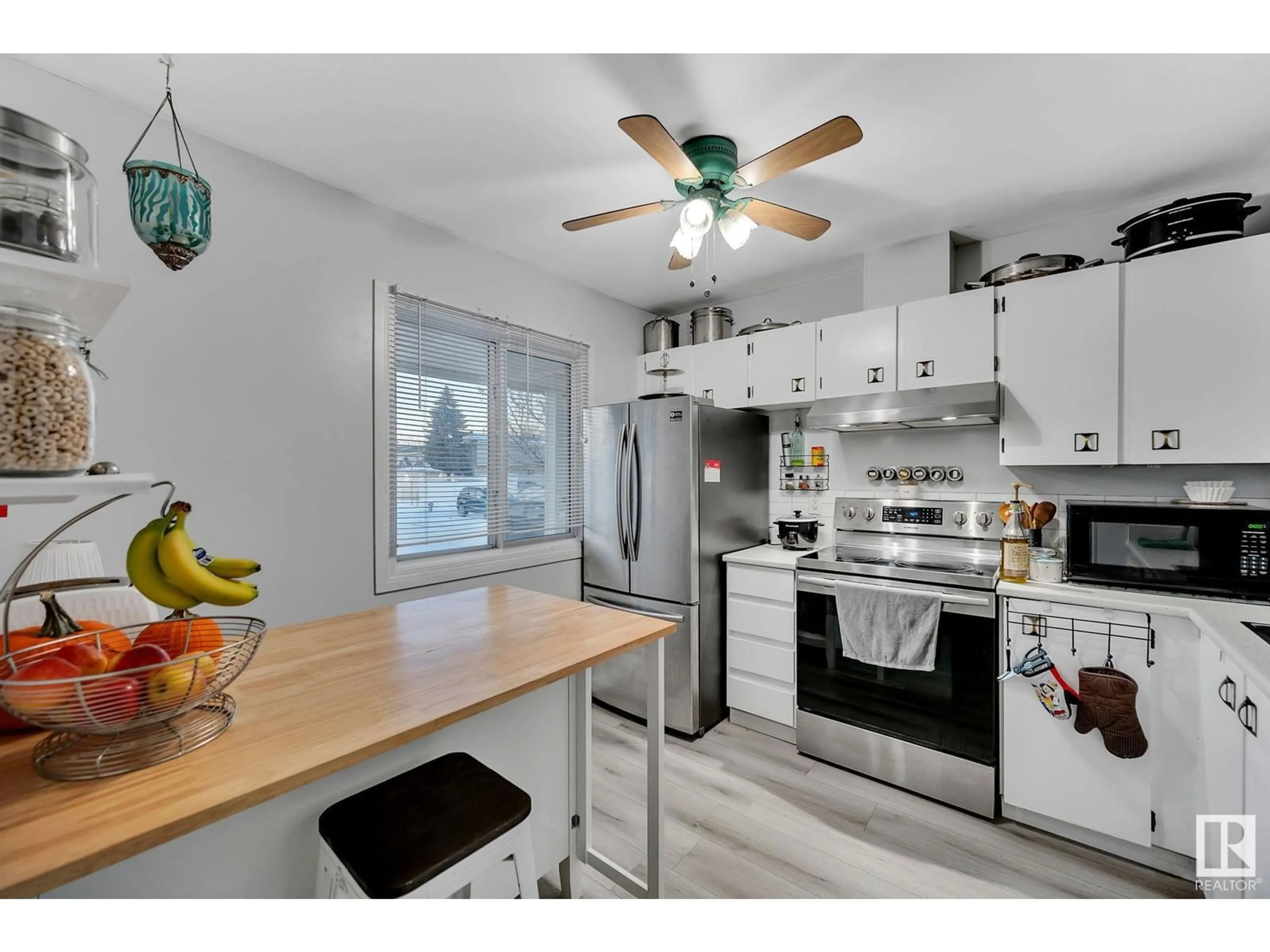 Open concept kitchen, unknown for #18 9619 180 ST NW, Edmonton Alberta T5T4L9