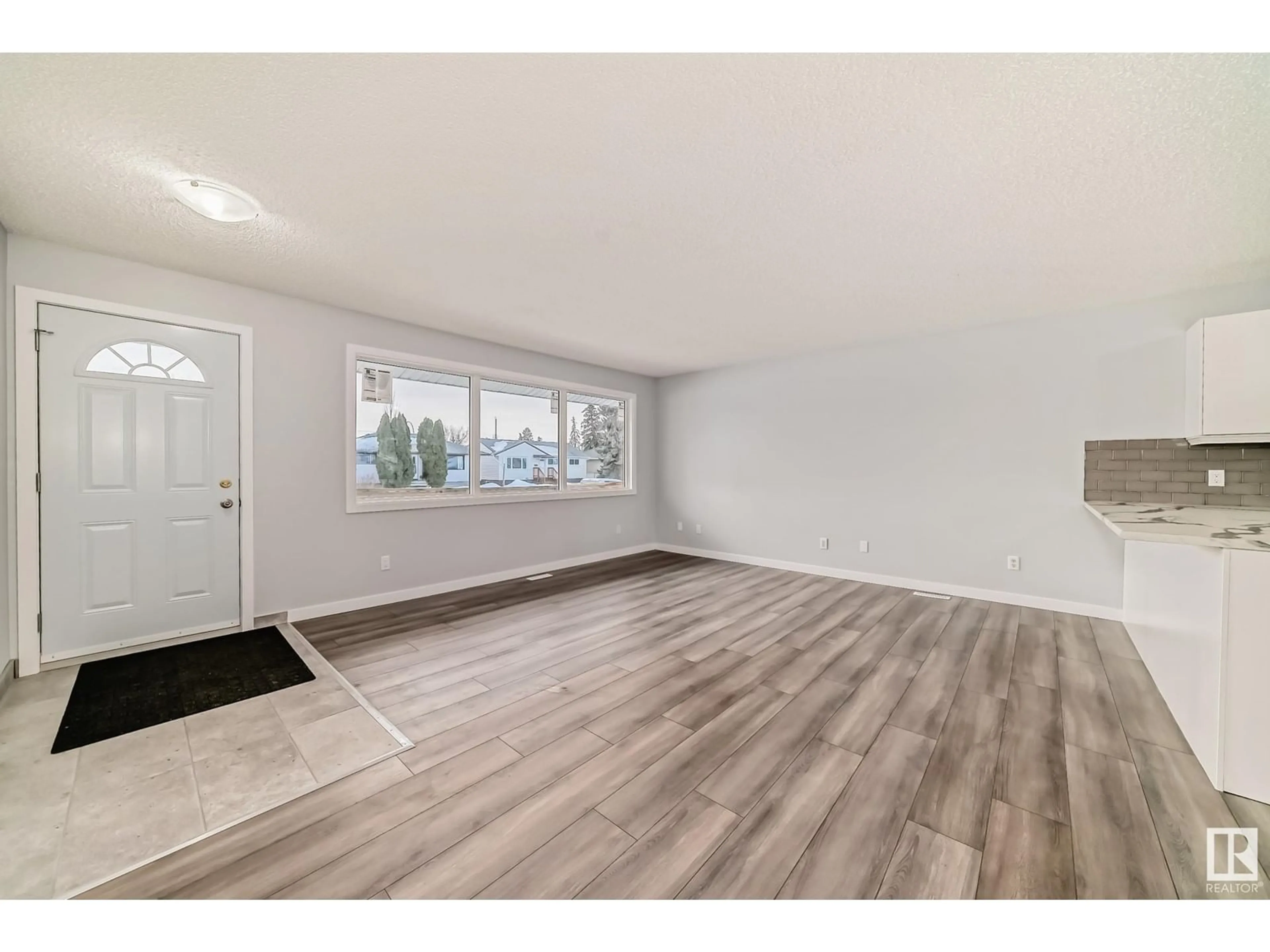 A pic of a room for 15732 107A AV NW, Edmonton Alberta T5P0Z1