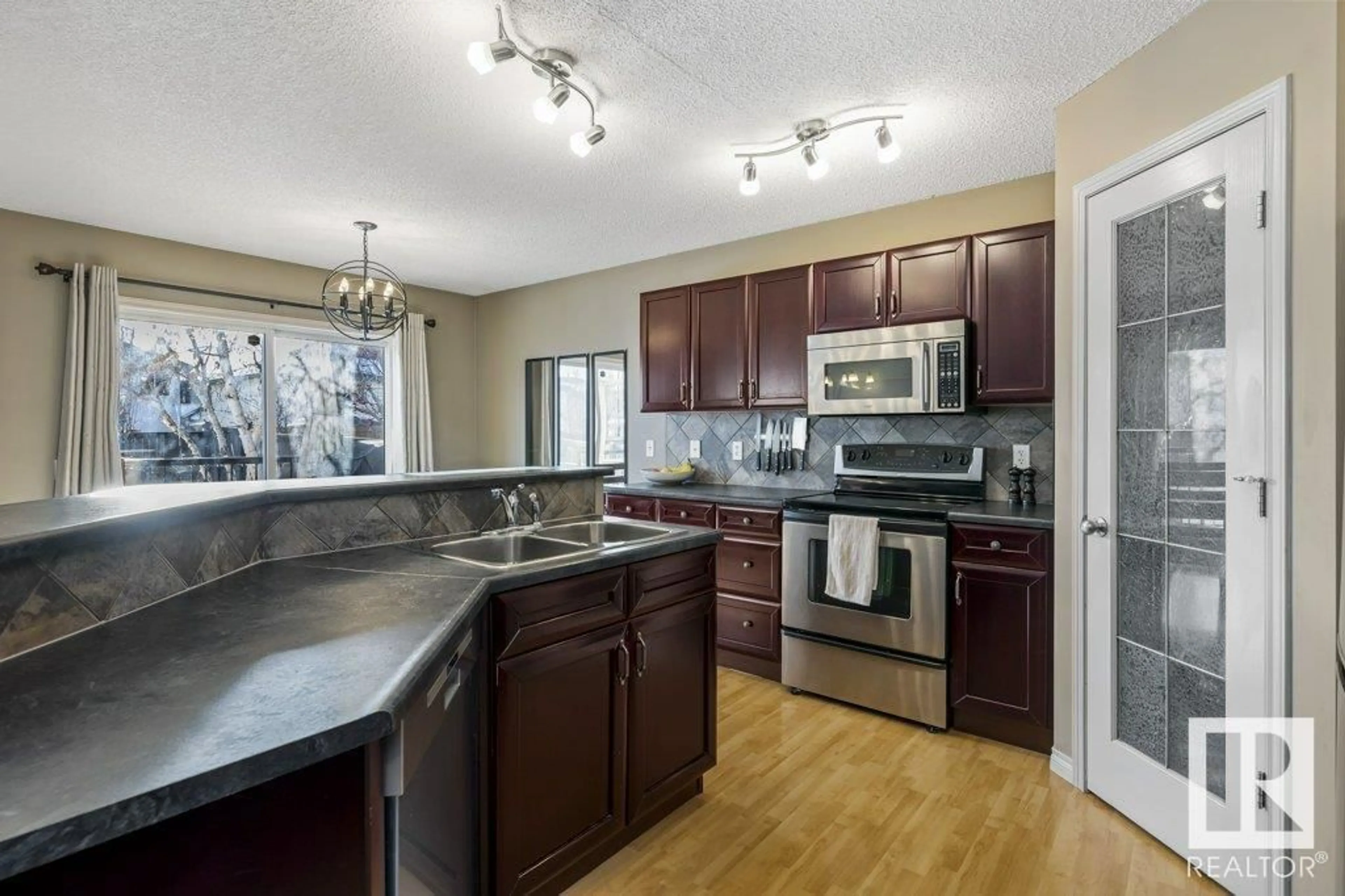 Open concept kitchen, unknown for 85 NORRIS CR, St. Albert Alberta T8N7M5