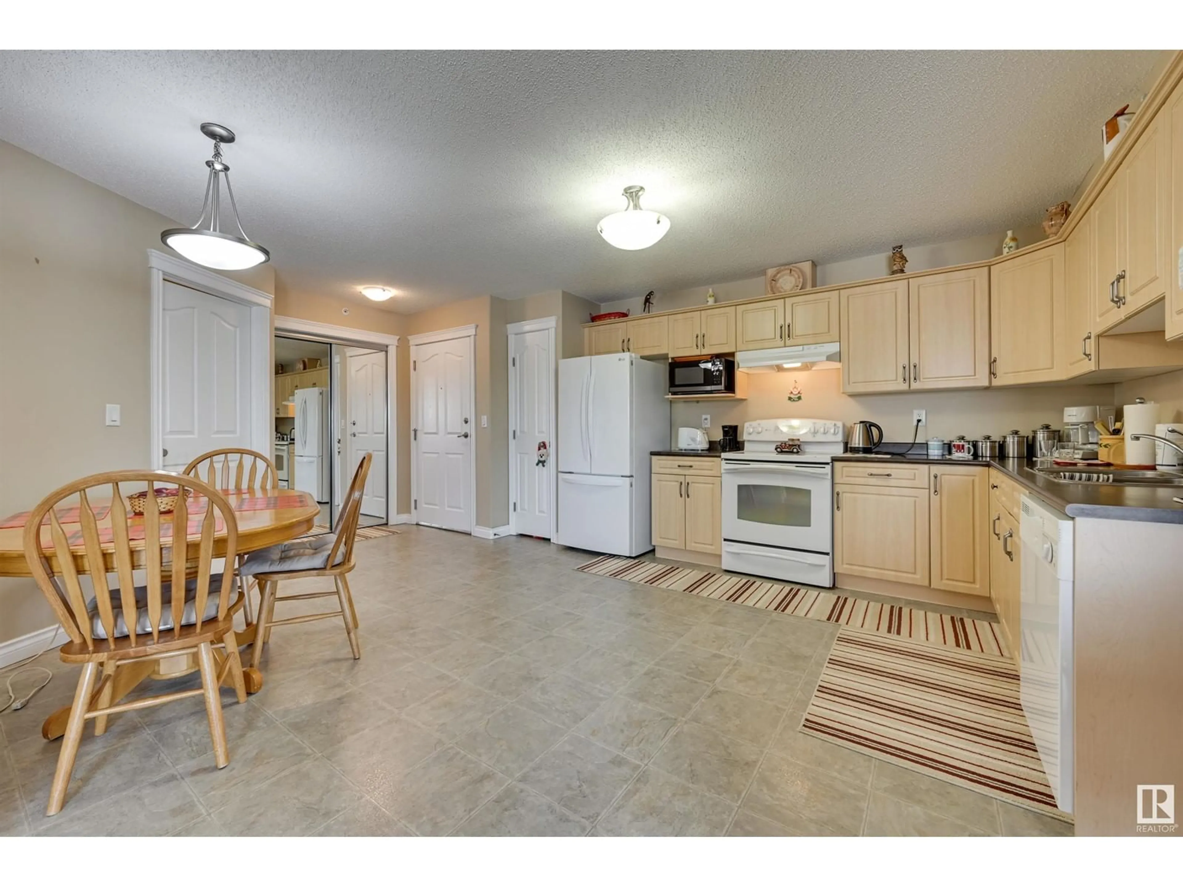 Open concept kitchen, unknown for #420 7801 GOLF COURSE RD, Stony Plain Alberta T7Z1M2