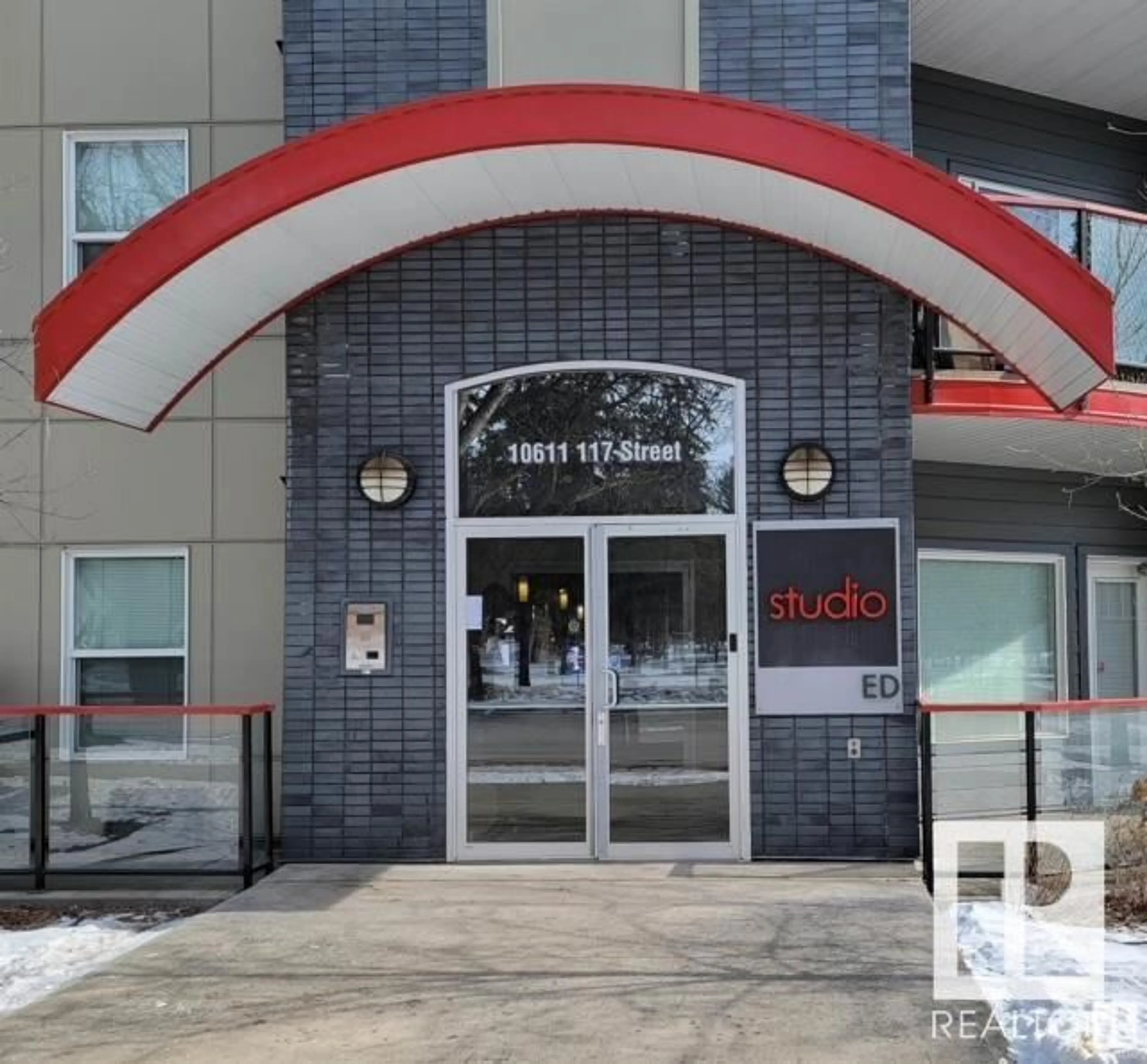 Indoor foyer for #106 - 10611 117 ST, Edmonton Alberta T5H0G6