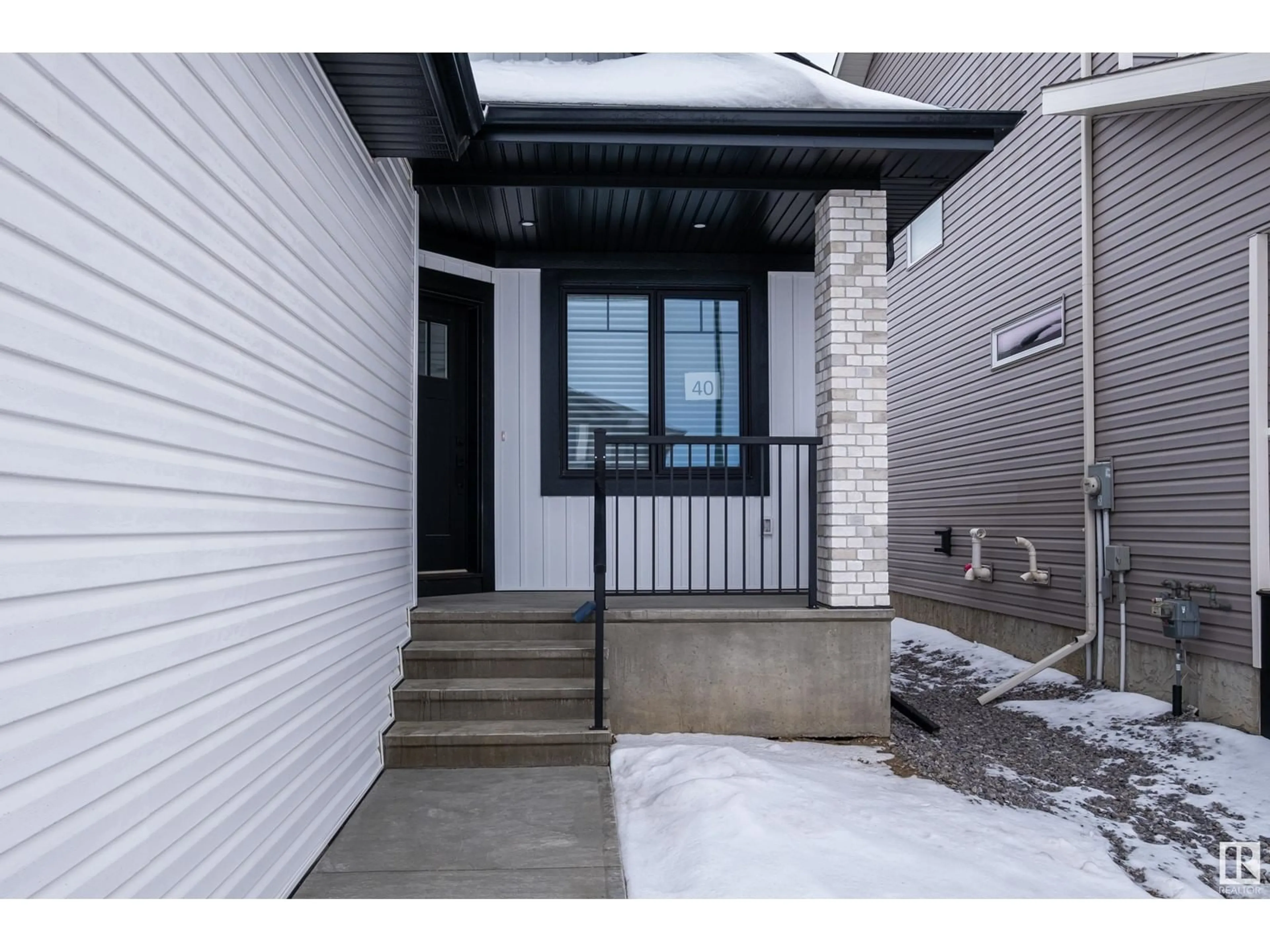 Indoor entryway for 40 DILLWORTH CR, Spruce Grove Alberta T7X0E6